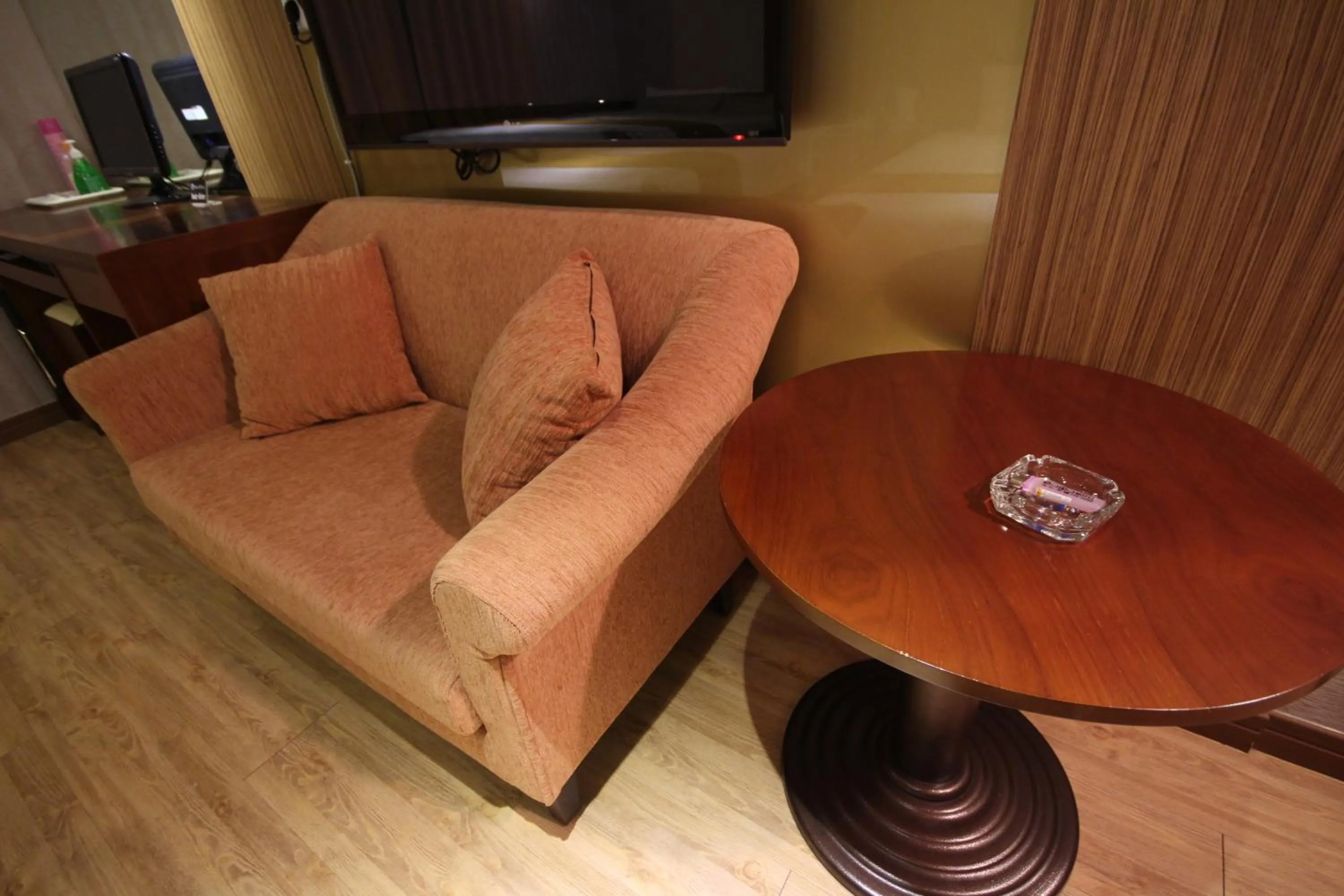 TV and multimedia, Seating Area in Sono Hotel