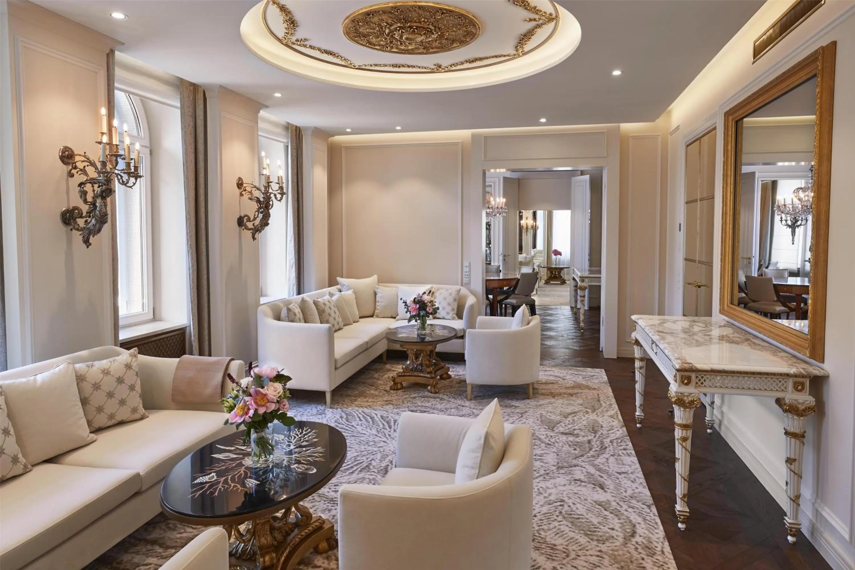 Bedroom in Vier Jahreszeiten Kempinski München