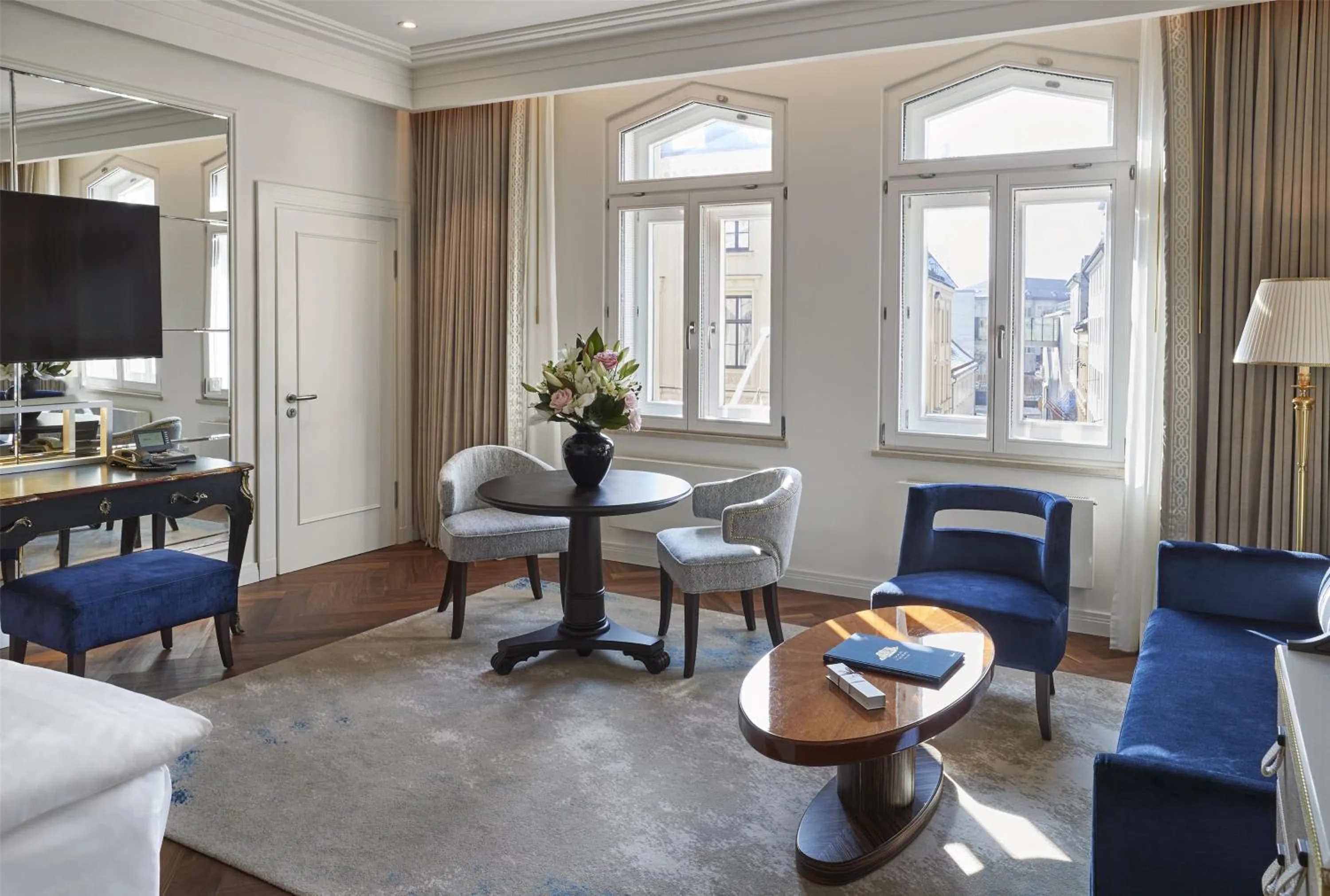 Bedroom in Vier Jahreszeiten Kempinski München