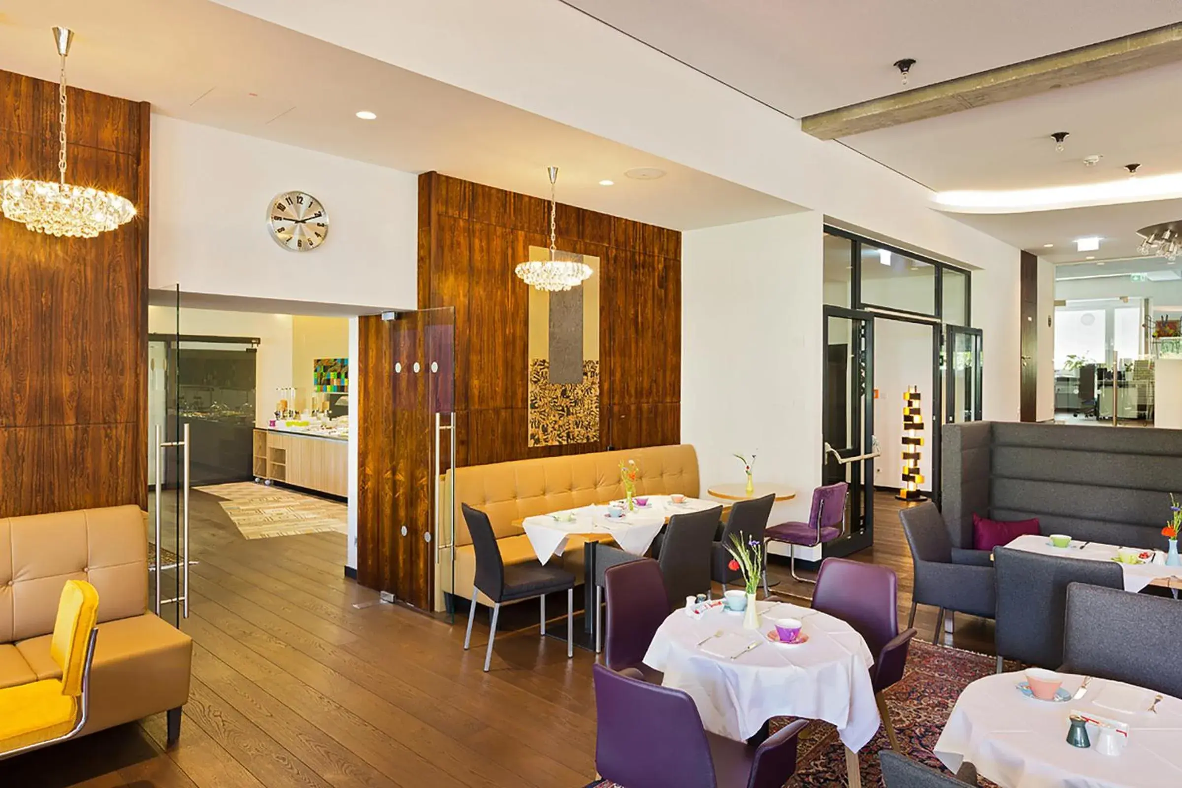 Restaurant/places to eat in At the Park Hotel Restaurant/places to eat in At the Park Hotel