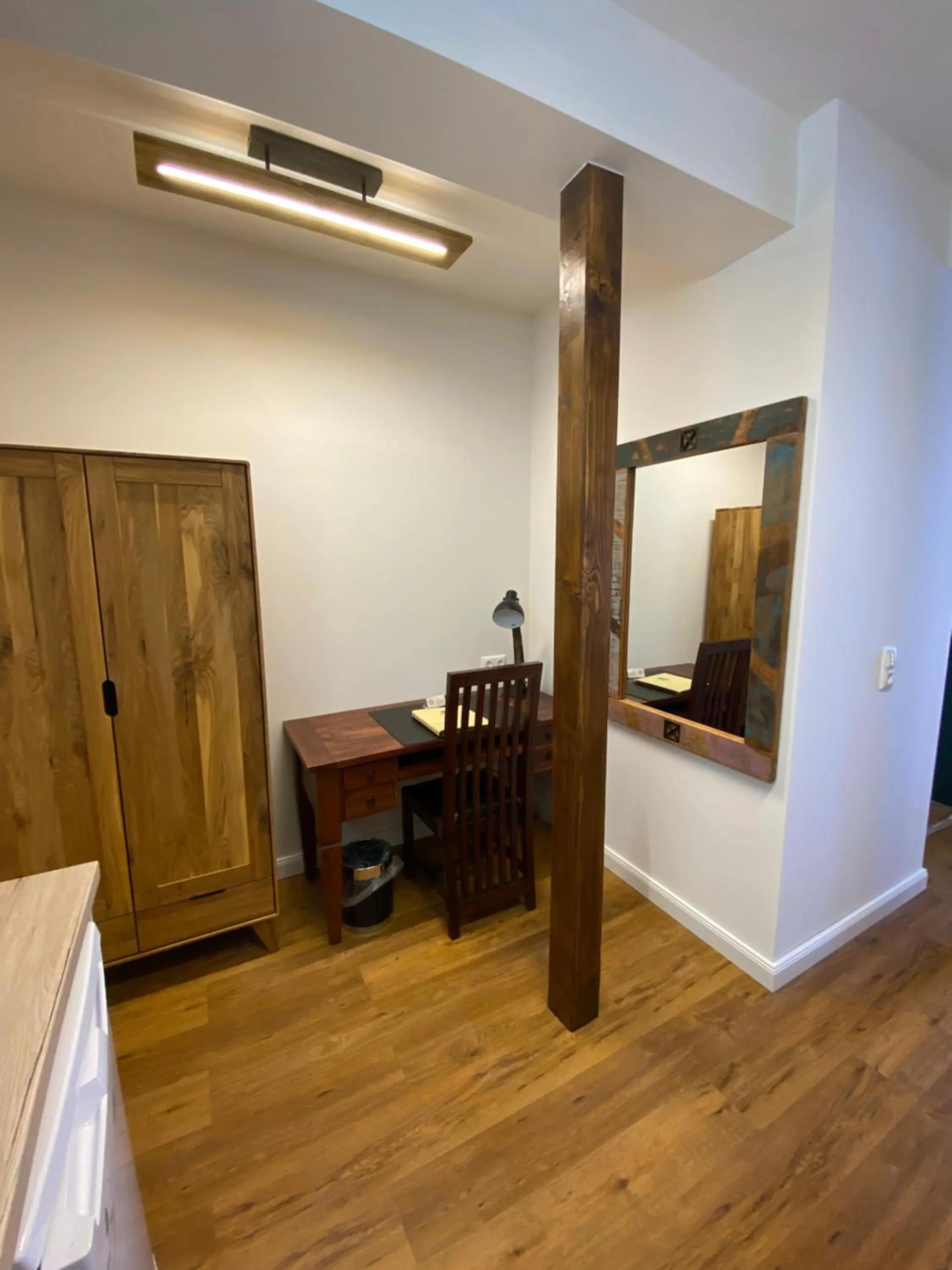 Photo of the whole room in Hotel Elefant