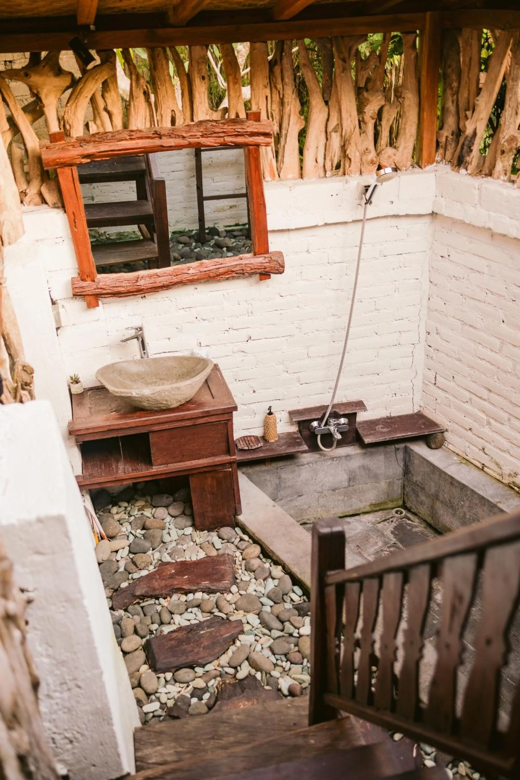 Shower in Ubuntu Bali Eco Yoga Retreat - CANGGU