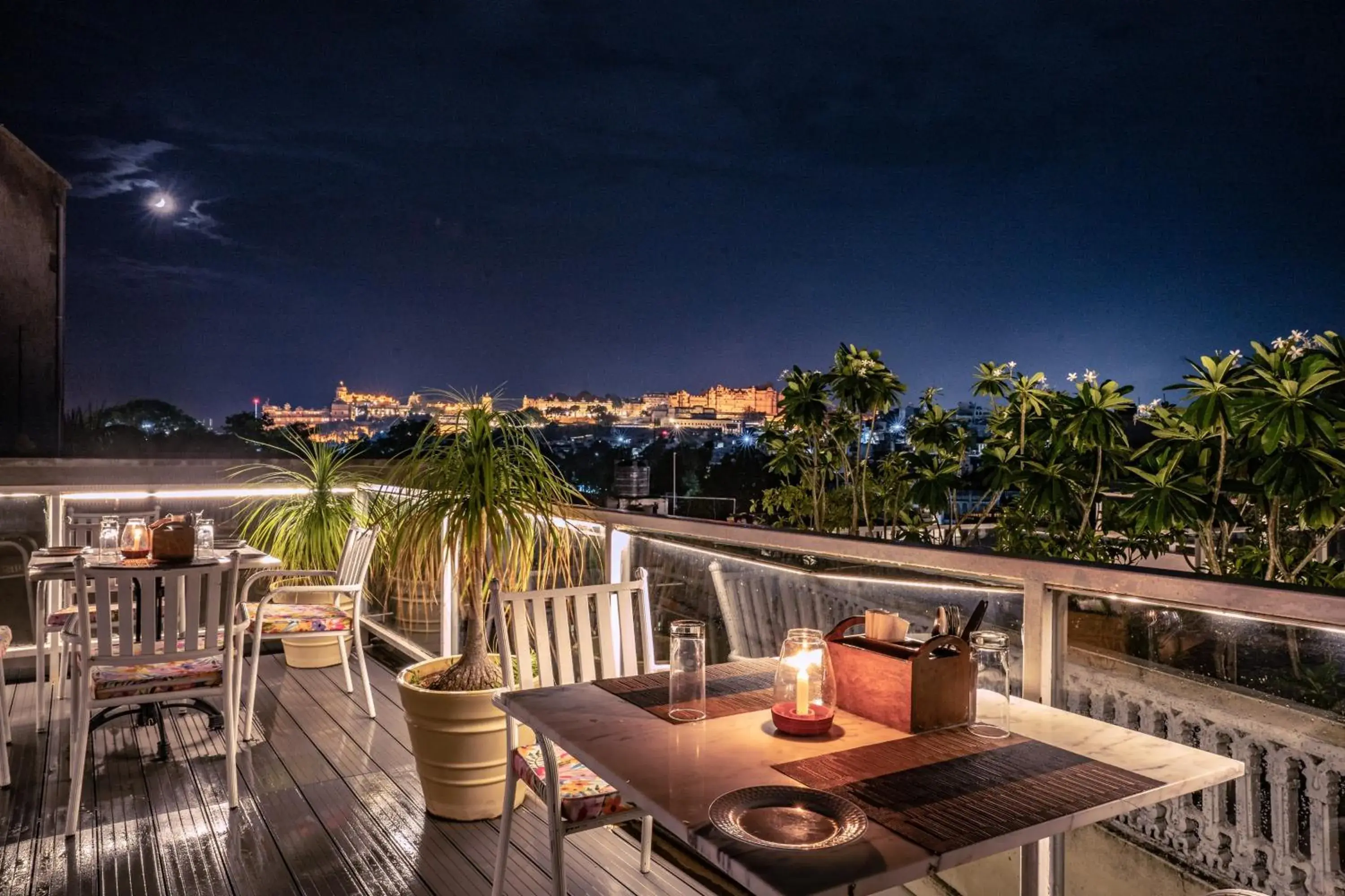 Restaurant/places to eat in Tripli Hotels Shambhu Villas Restaurant/places to eat in Tripli Hotels Shambhu Villas