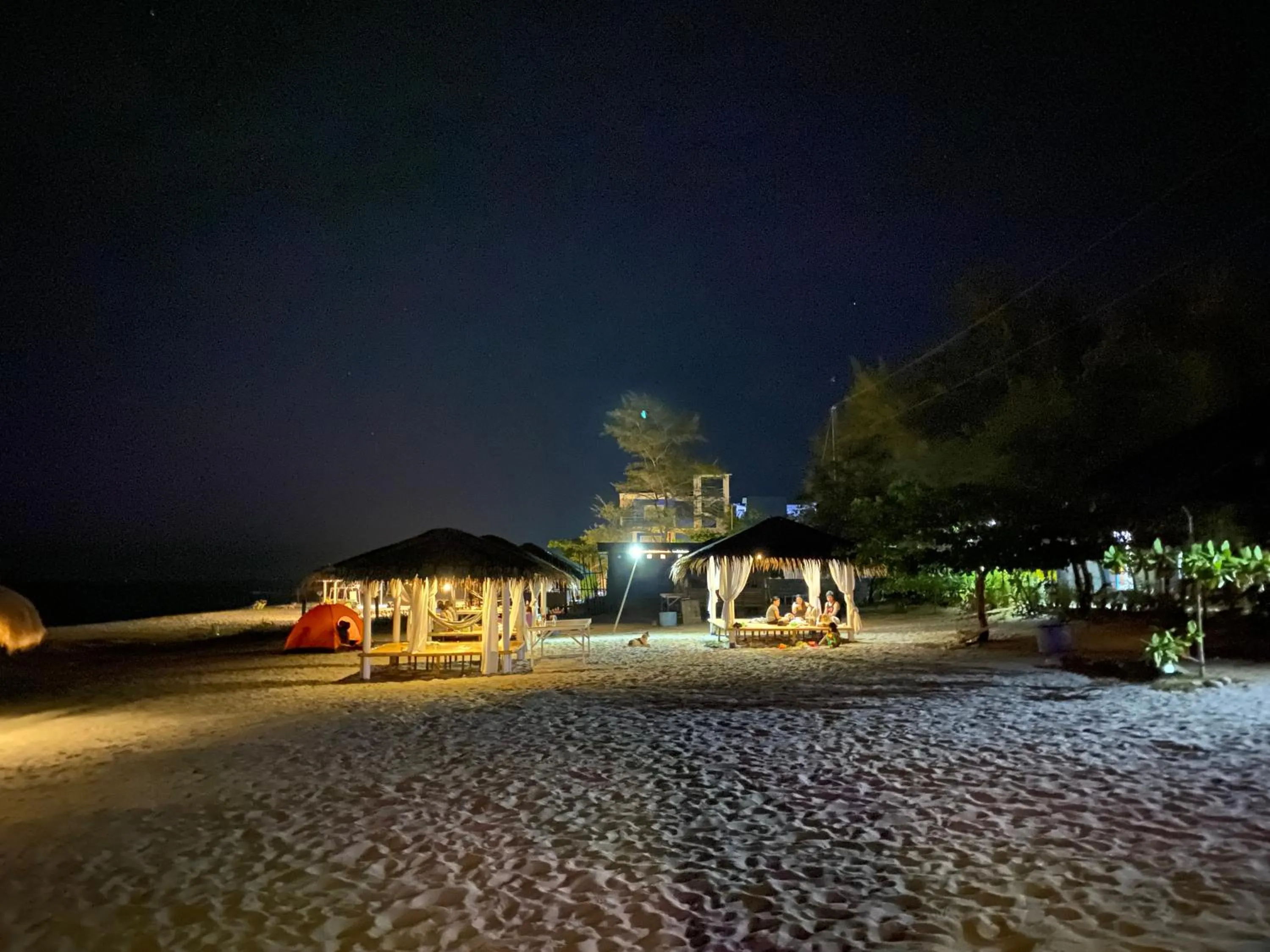 Beach in Club Monet Beachfront Resort by Cocotel