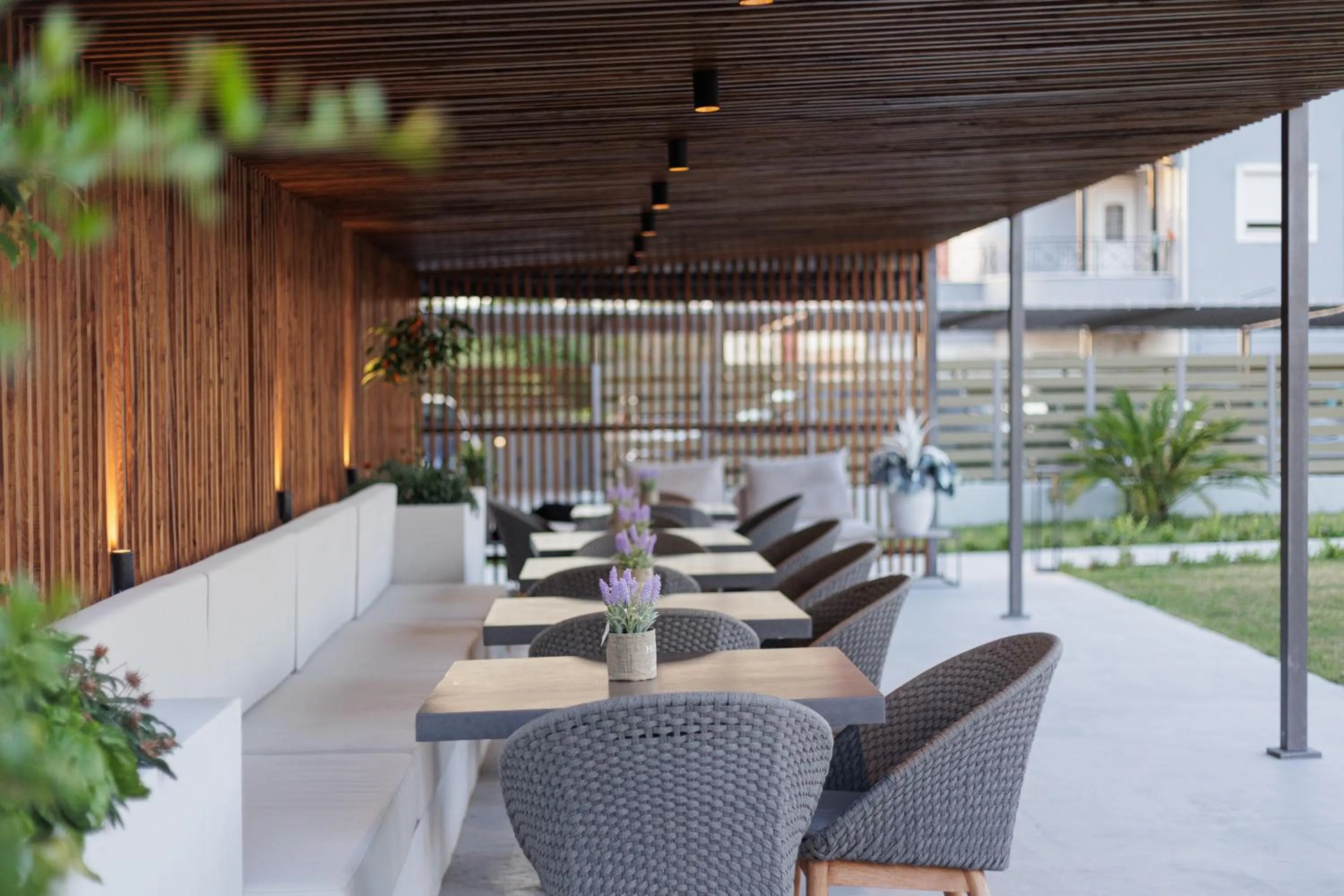 Restaurant/places to eat in V Luxury Suites