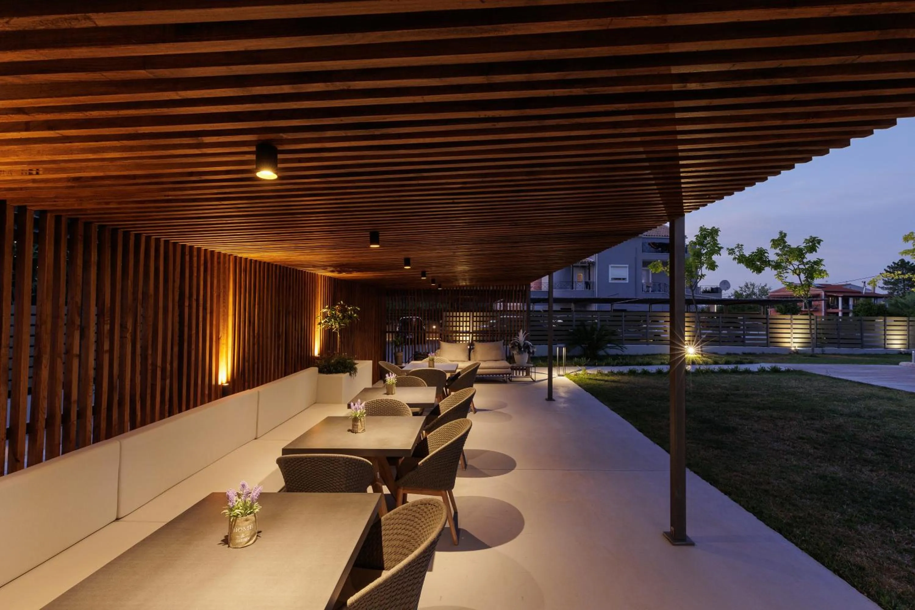 Restaurant/places to eat in V Luxury Suites