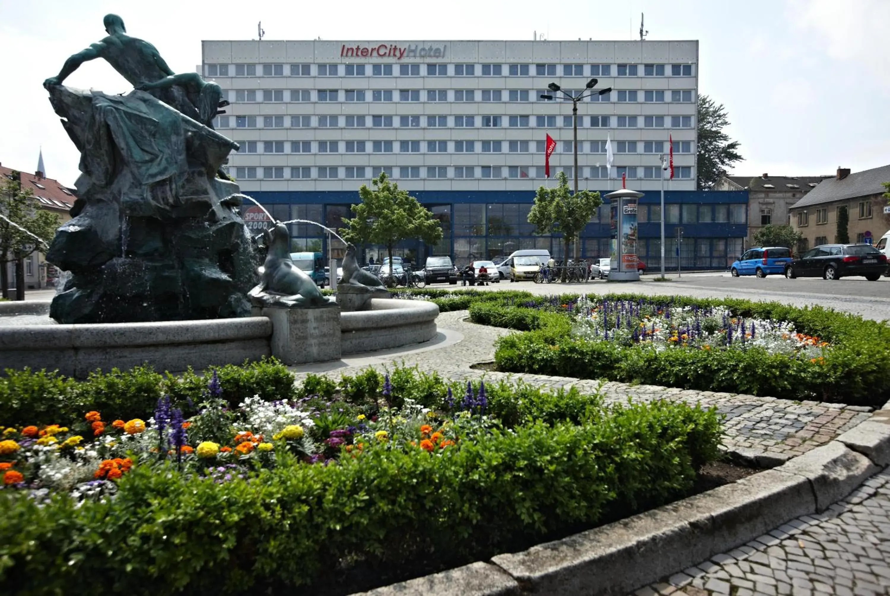 Facade/entrance in IntercityHotel Schwerin Facade/entrance in IntercityHotel Schwerin