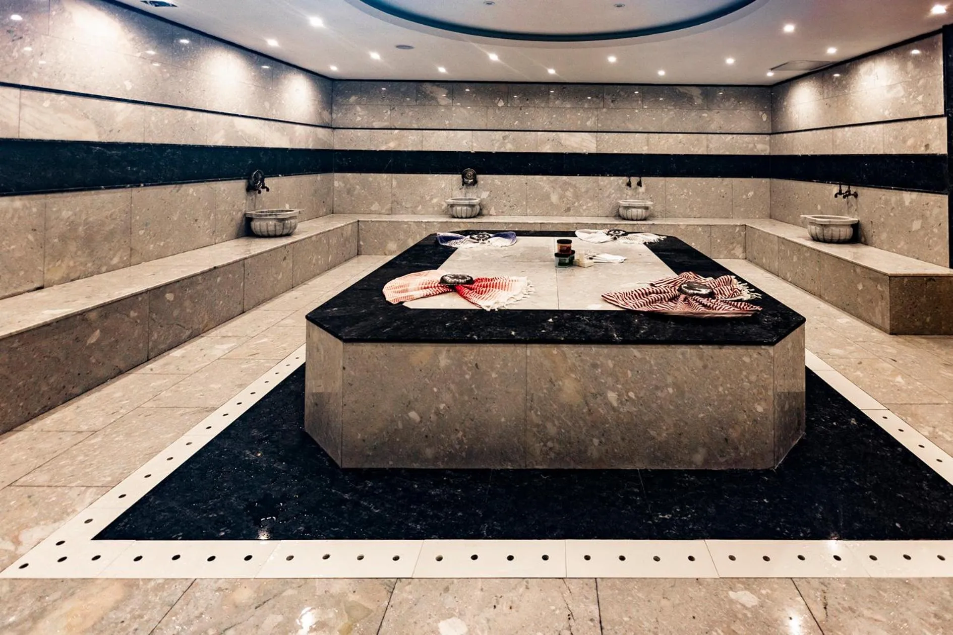 Spa and wellness centre/facilities in Viking Park Hotel