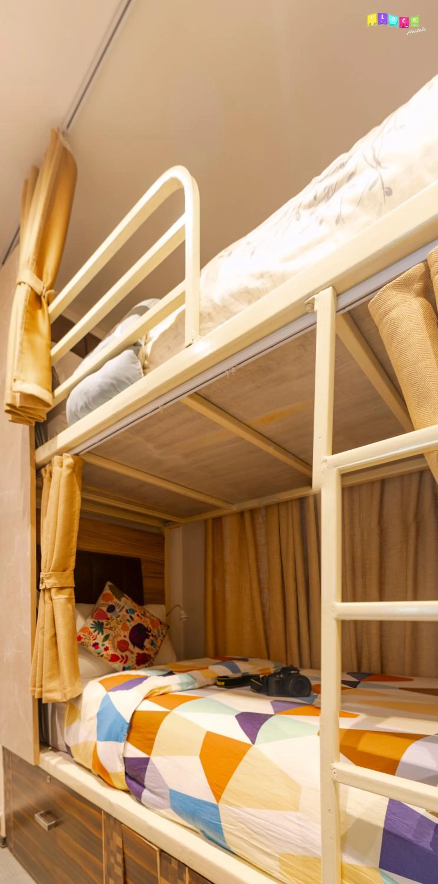 bunk bed, Bed in Flock Kathmandu