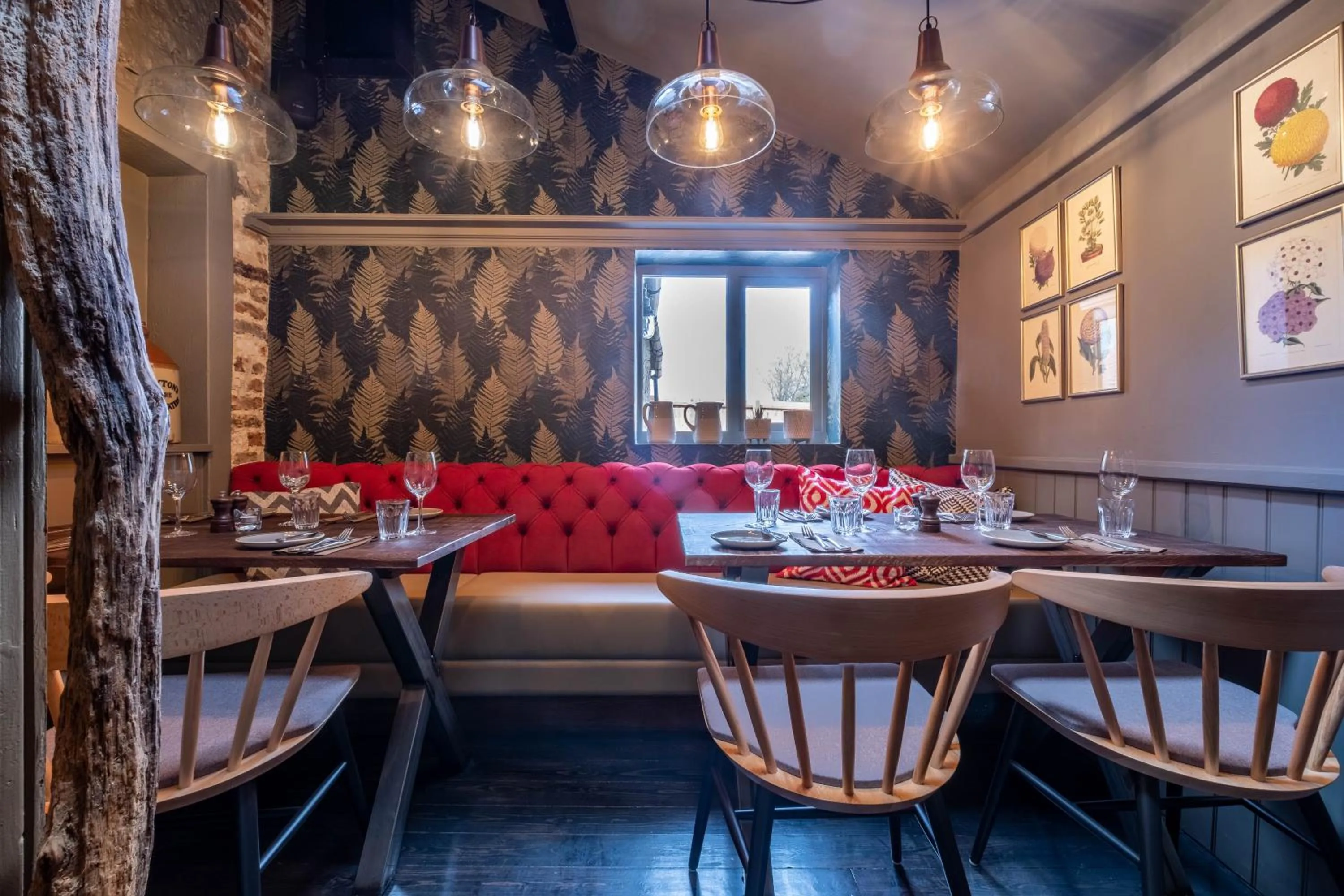 Restaurant/places to eat in The Three Blackbirds