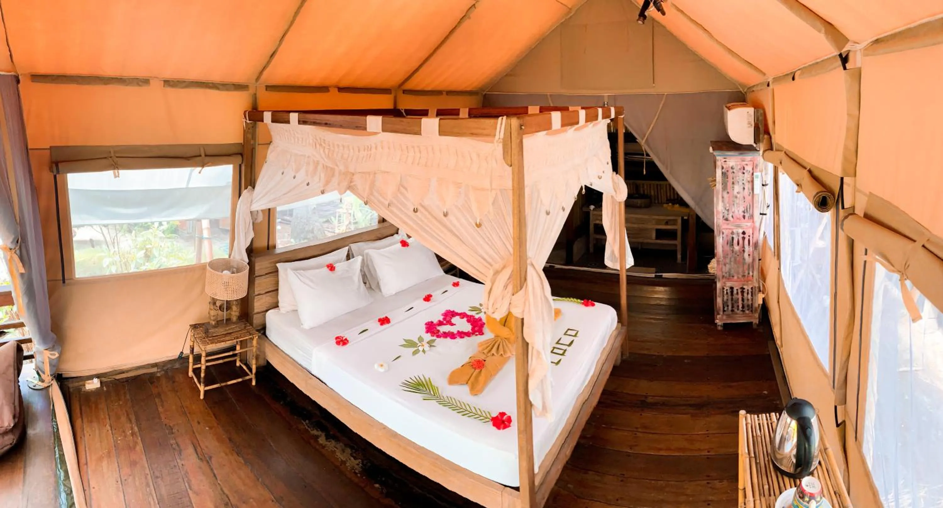 Bed in La Cocoteraie Ecolodge - Luxury Glamping Tents