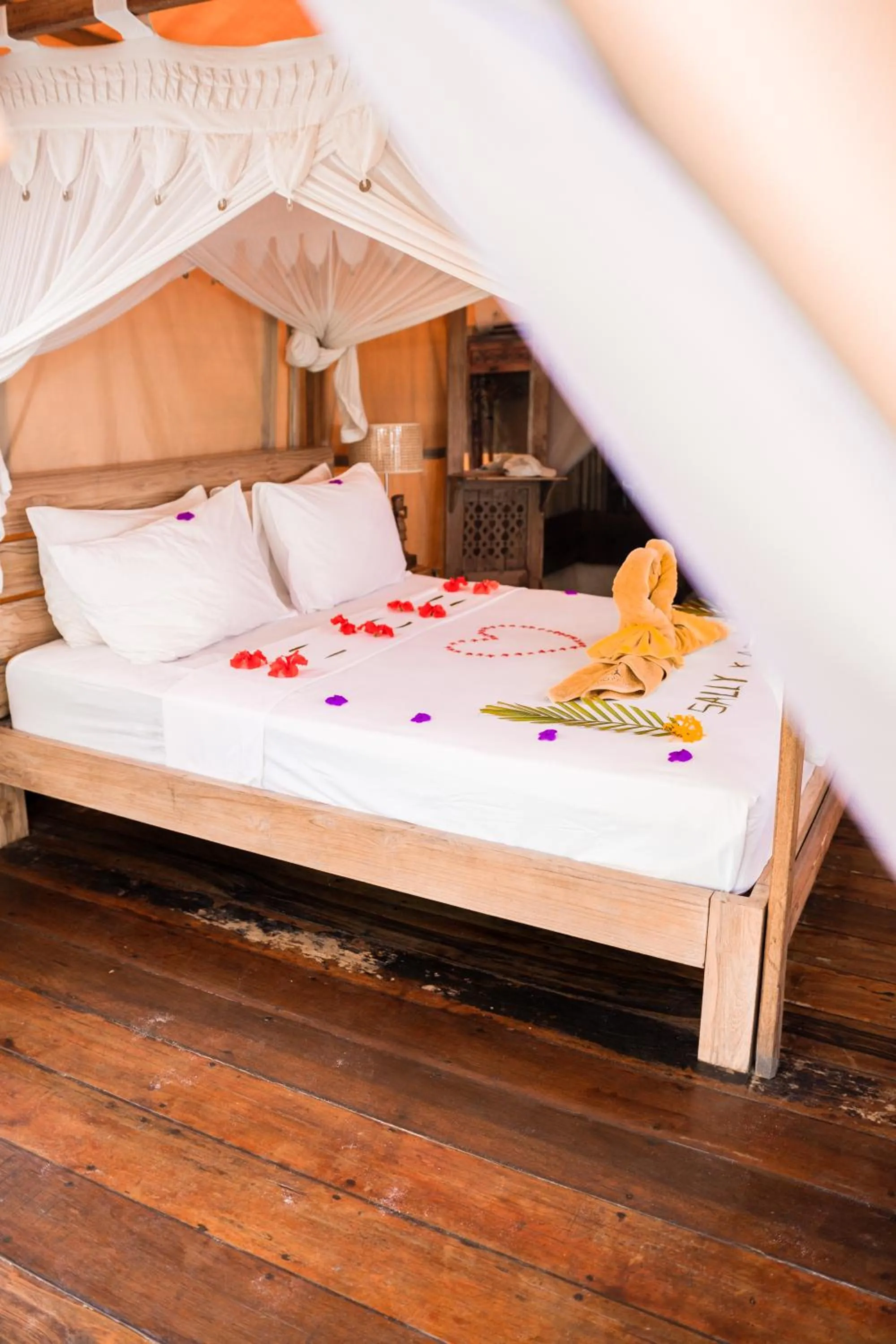 Bed in La Cocoteraie Ecolodge - Luxury Glamping Tents