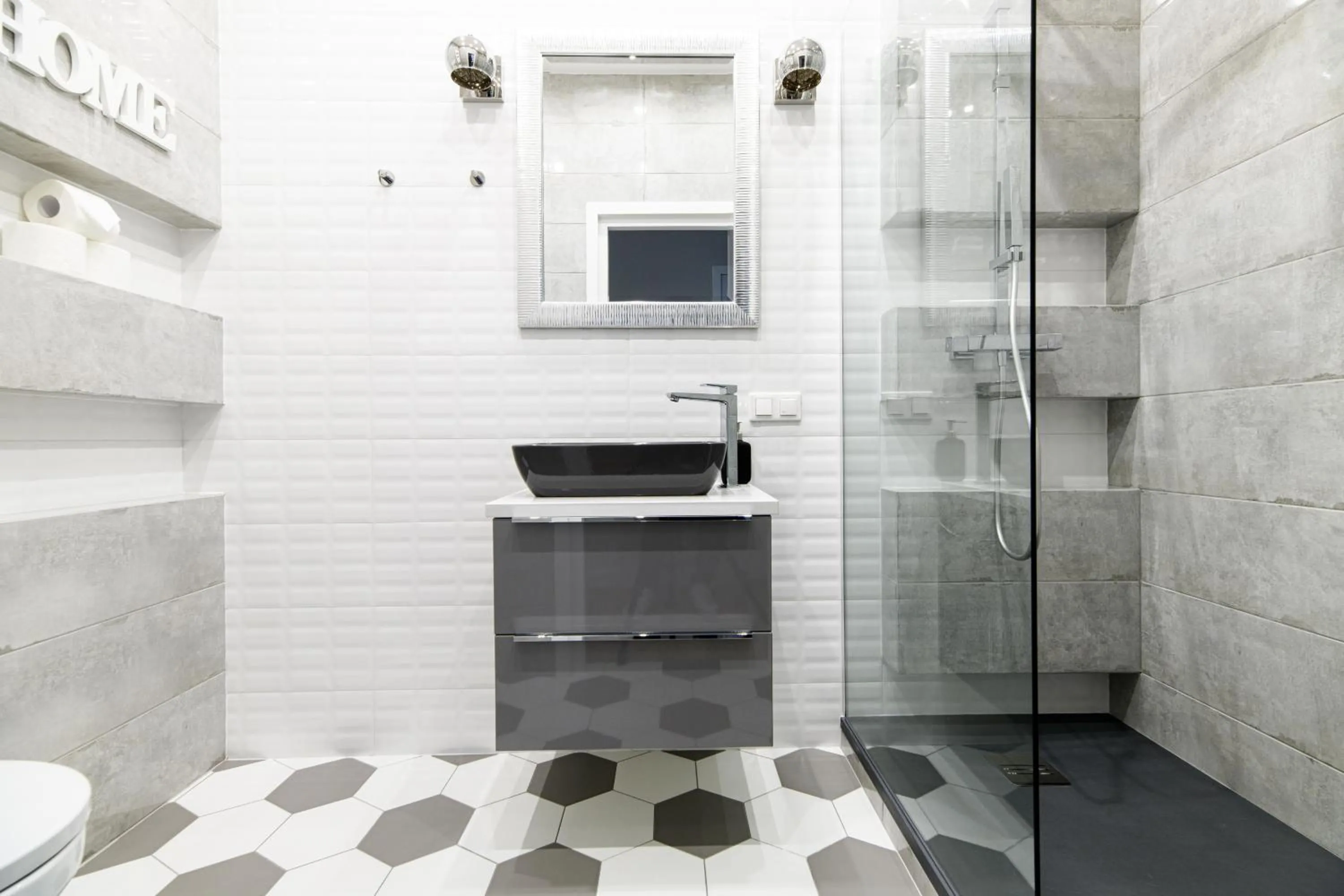 Shower in Native Apartments Blich 7