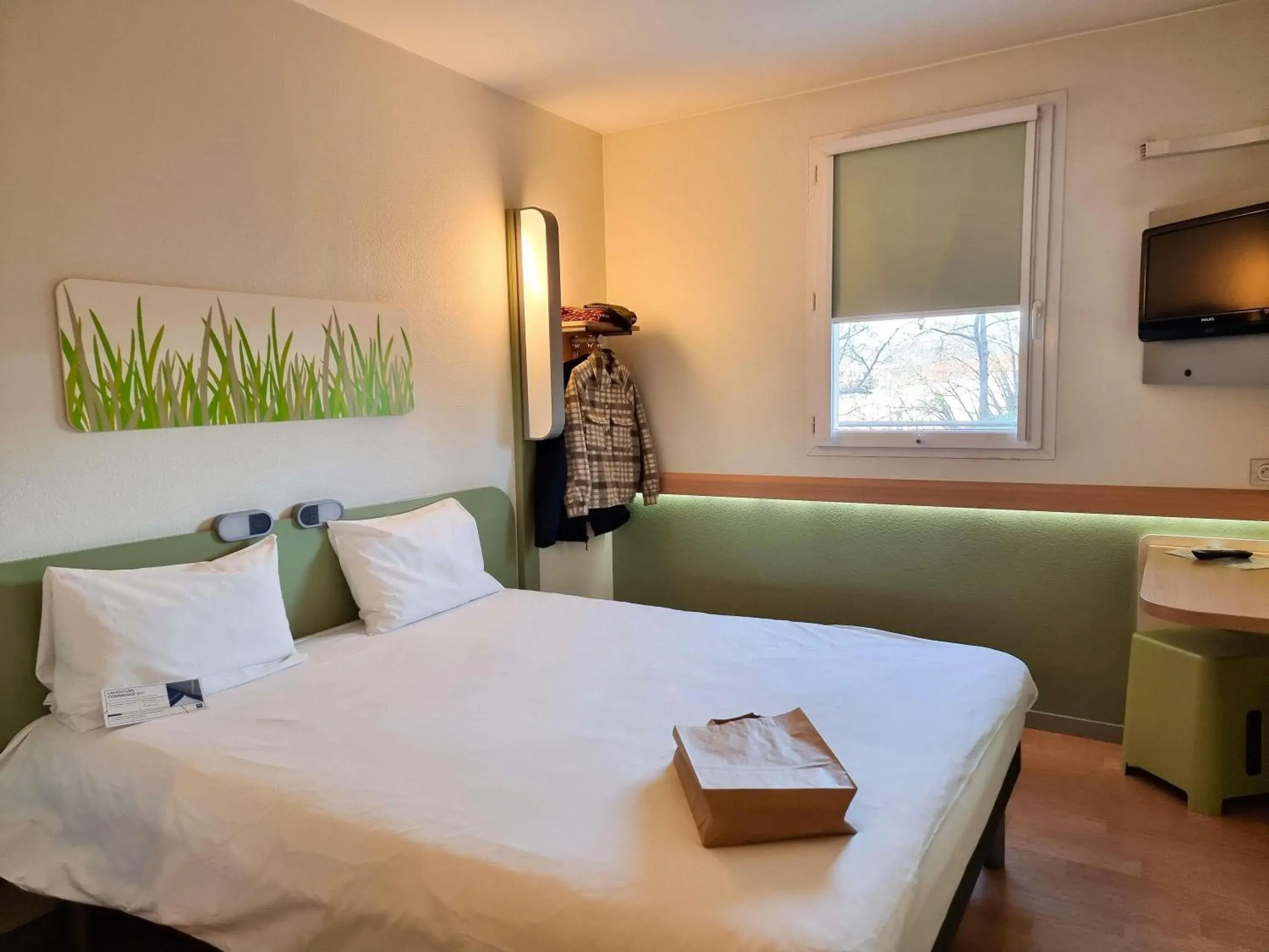 Bedroom, Bed in ibis budget Le Puy En Velay Bedroom, Bed in ibis budget Le Puy En Velay