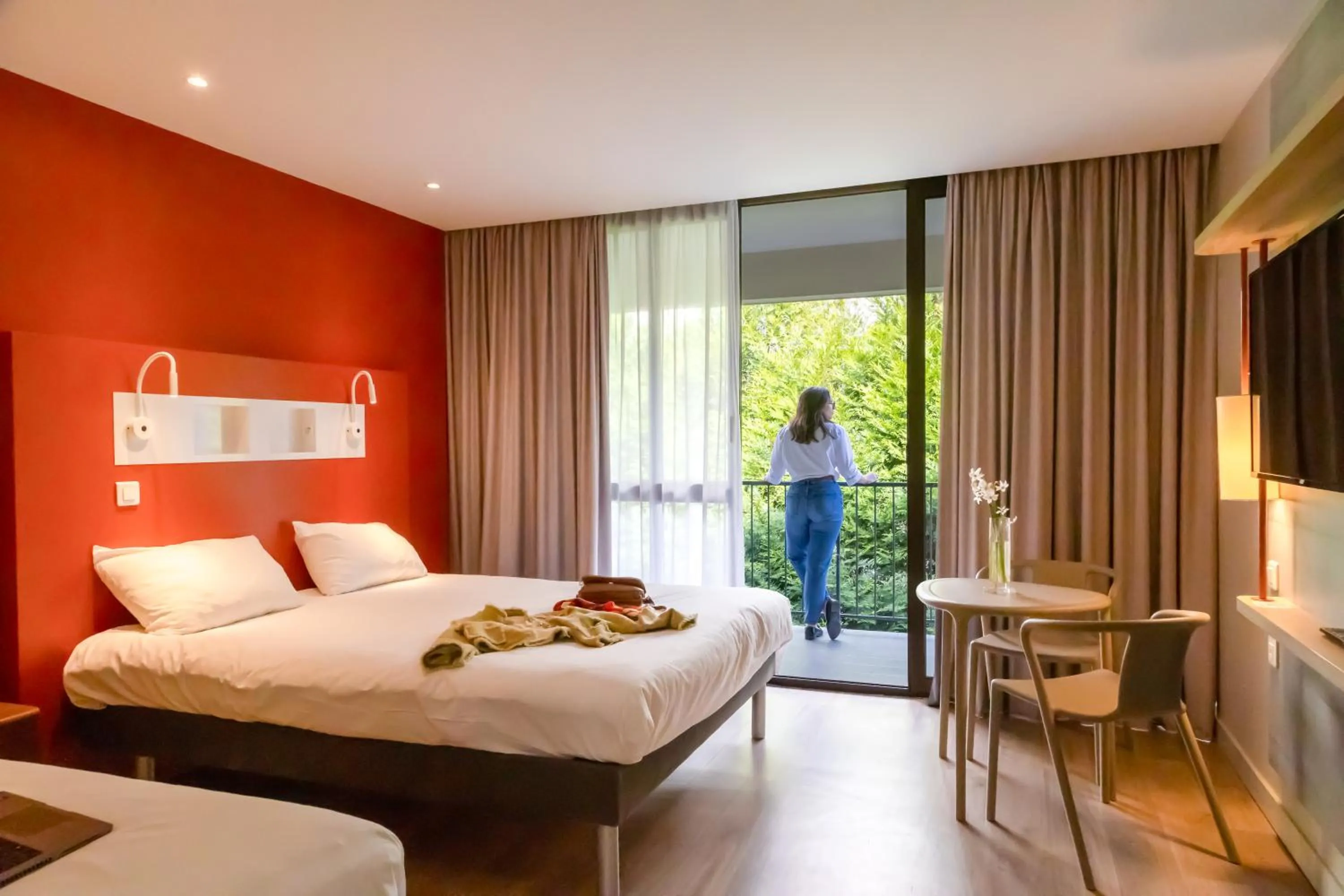 Photo of the whole room, Bed in ibis budget Le Puy En Velay