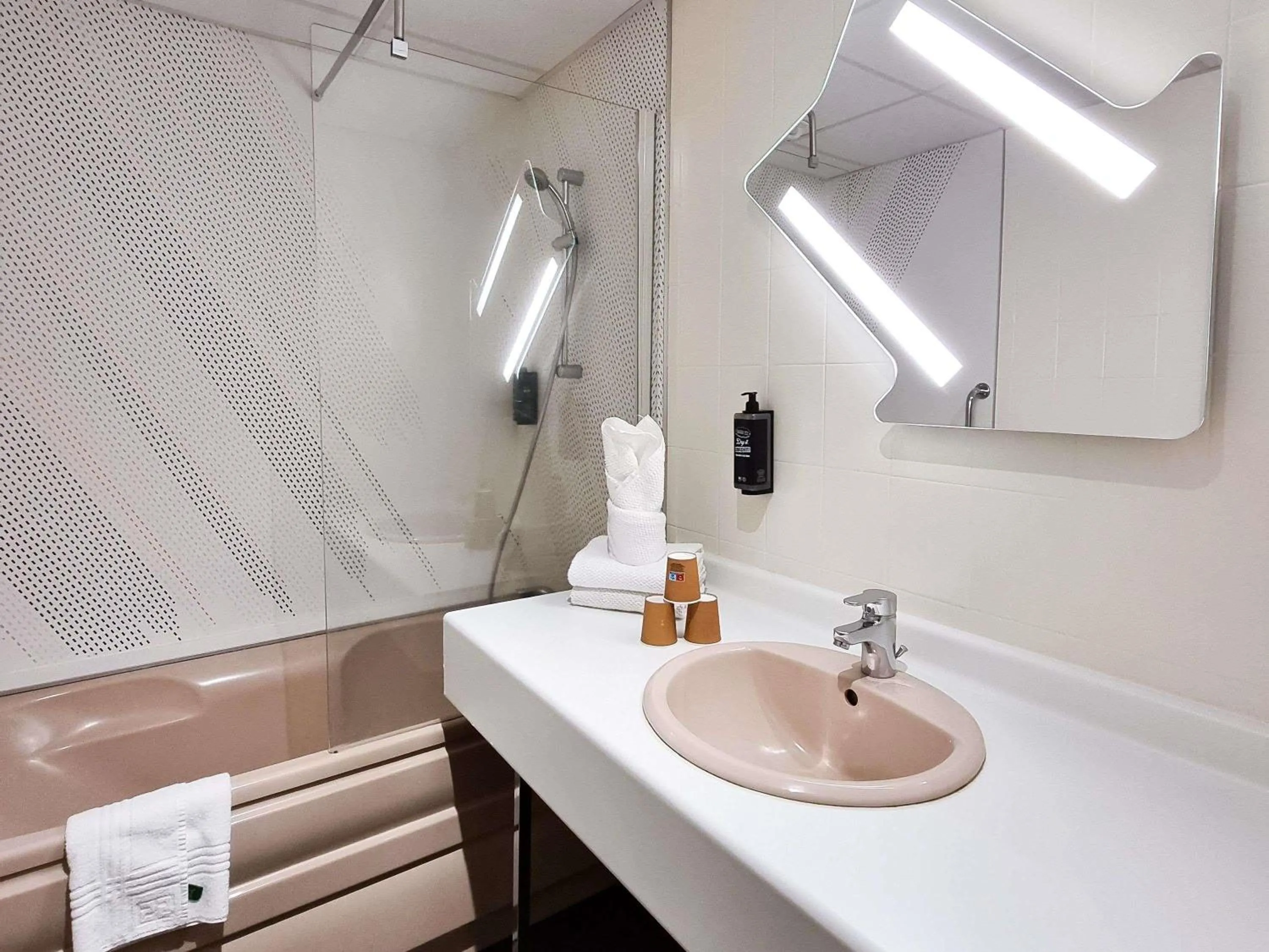 Bedroom in ibis budget Le Puy En Velay