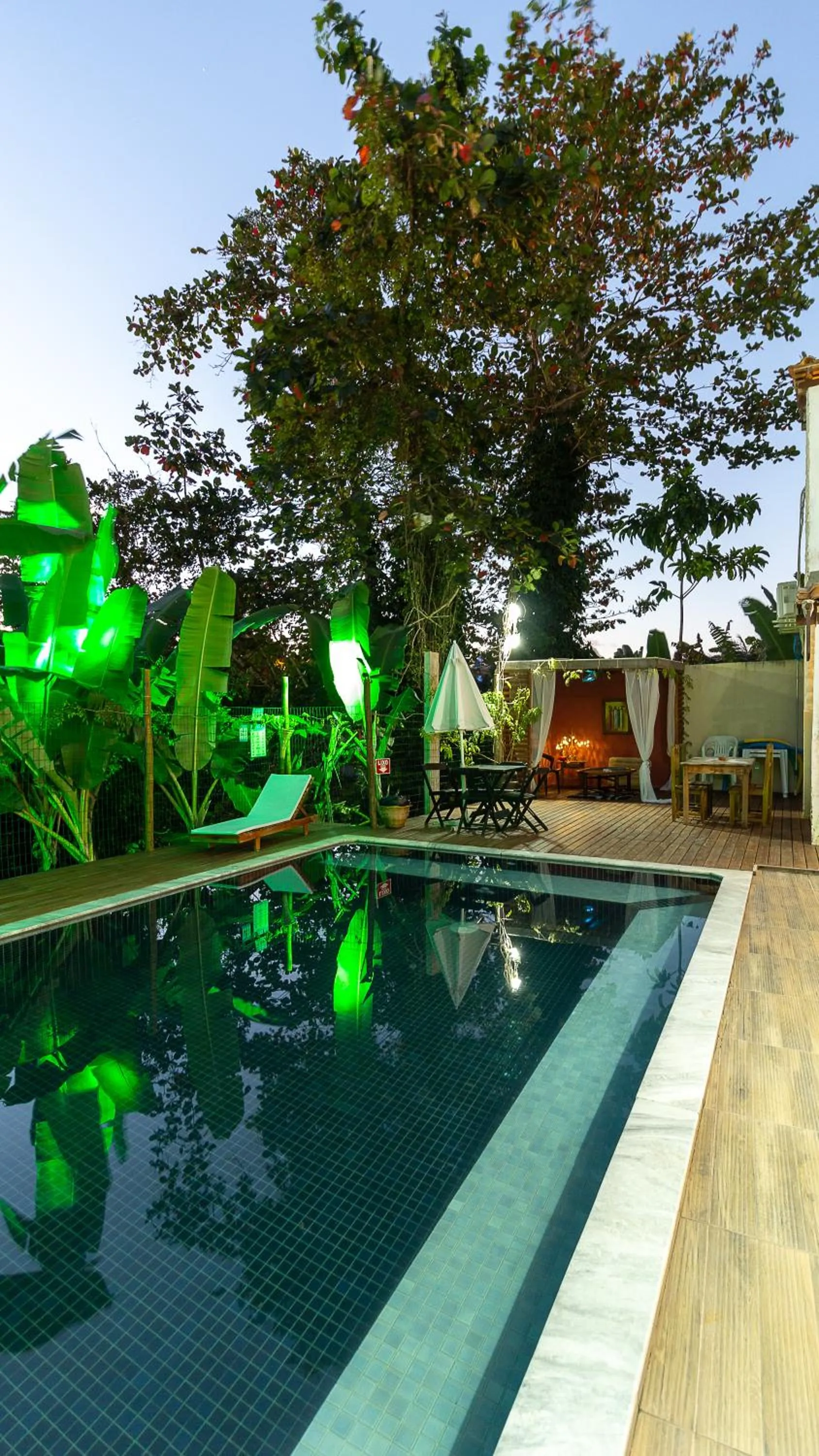 Swimming pool in Villa Handam