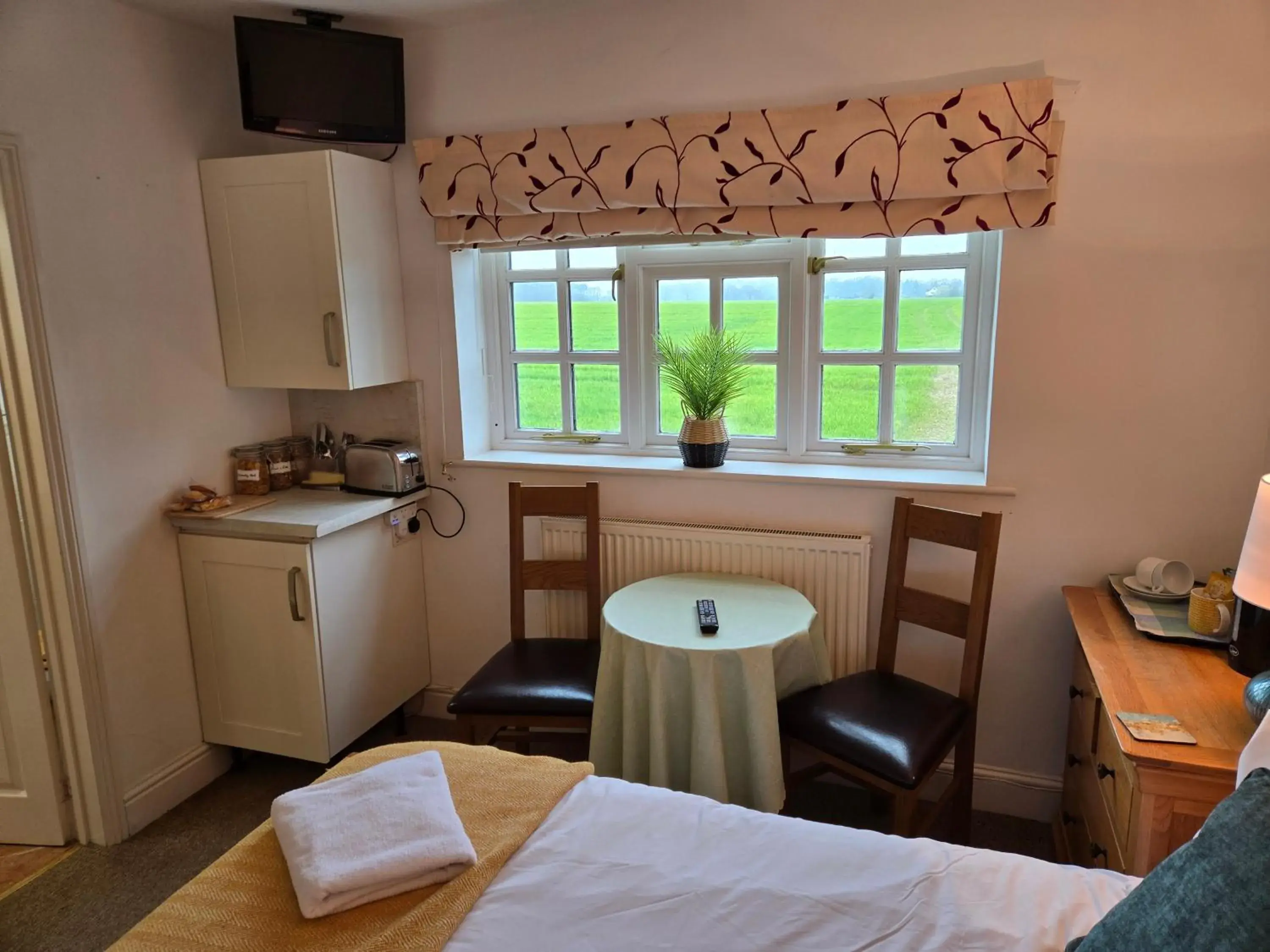 Bedroom, Bed in Wayside B&B Bedroom, Bed in Wayside B&B