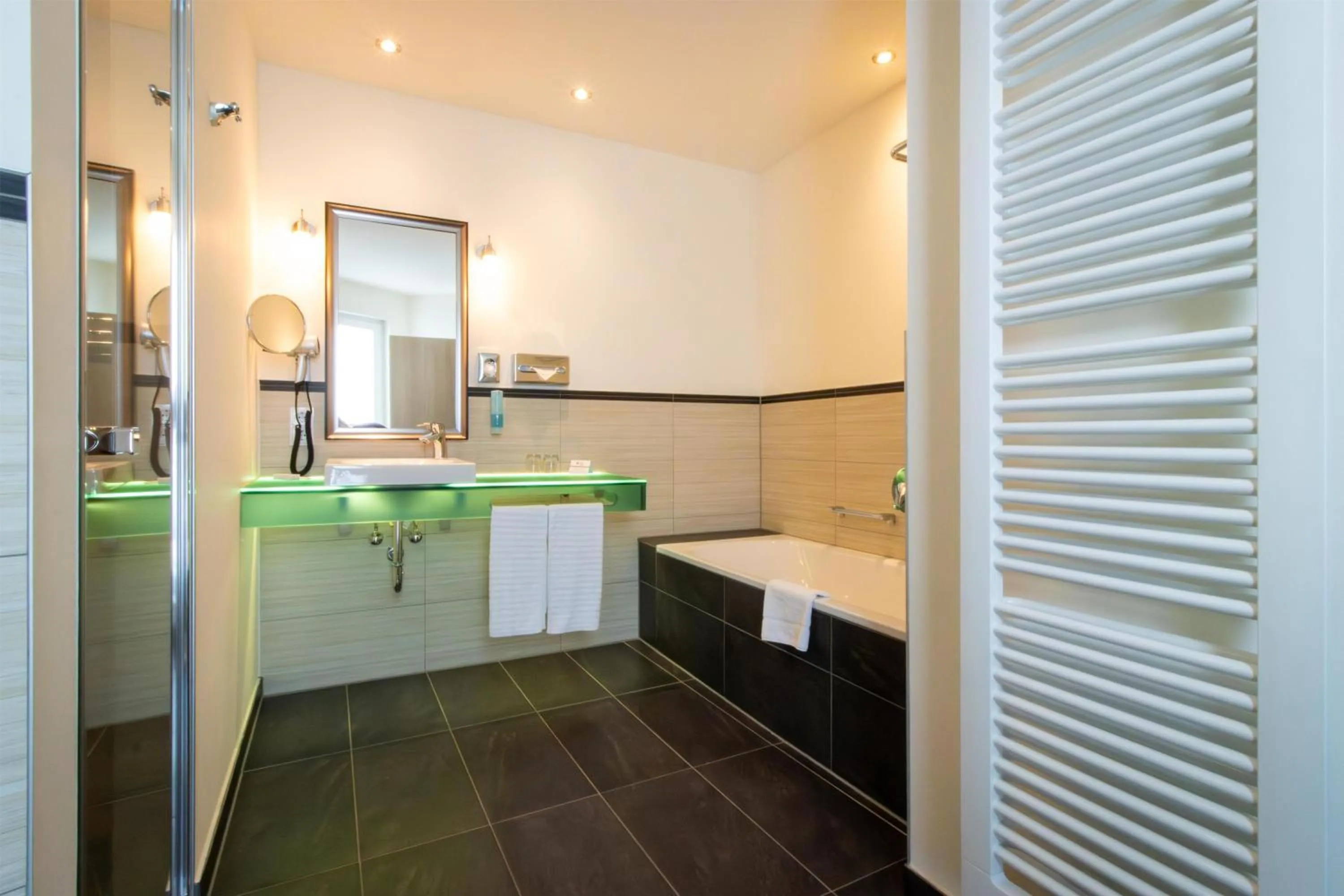 Bathroom in Best Western Plus Palatin Kongresshotel