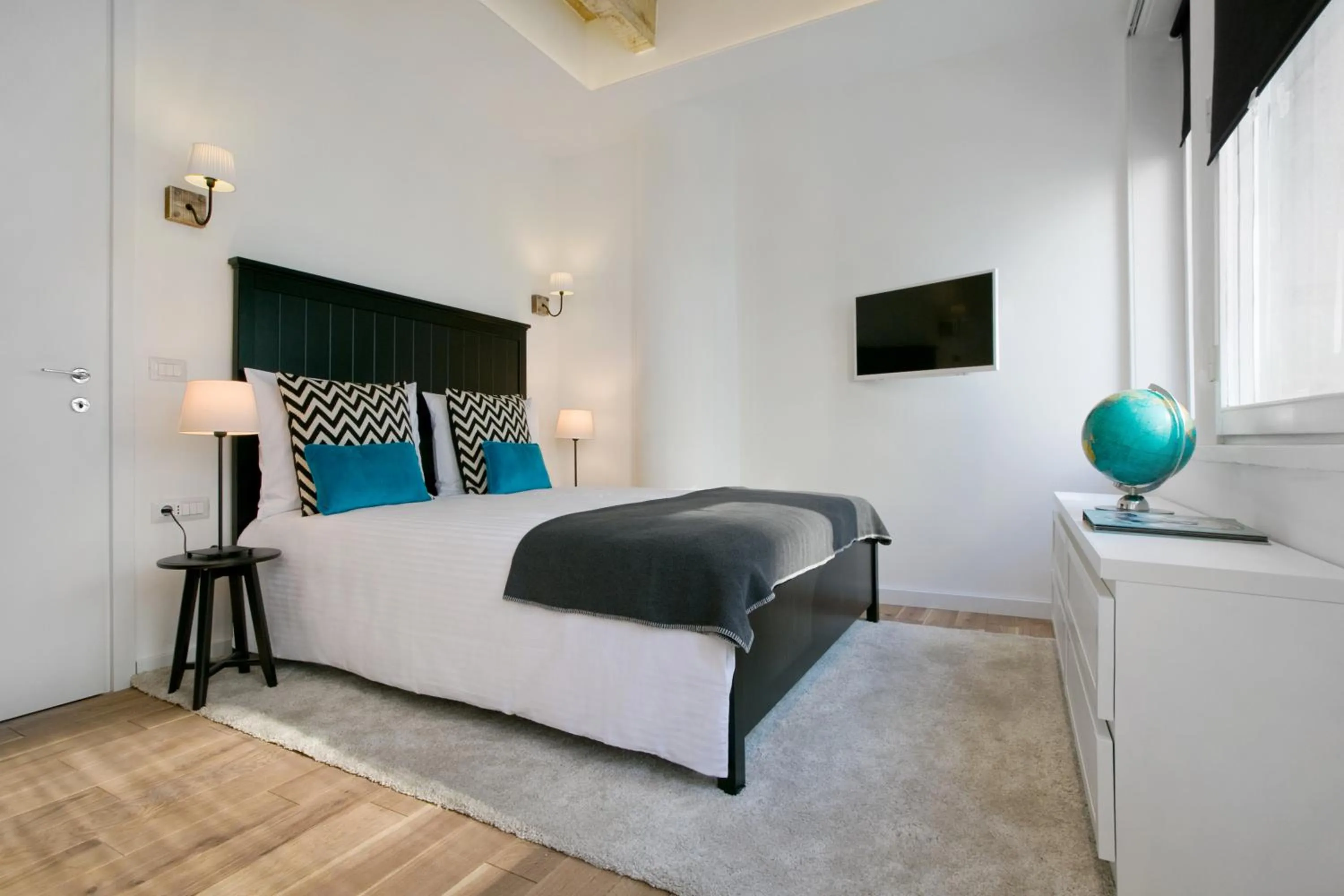 Bedroom, Bed in Angel Main Square Center Zagreb