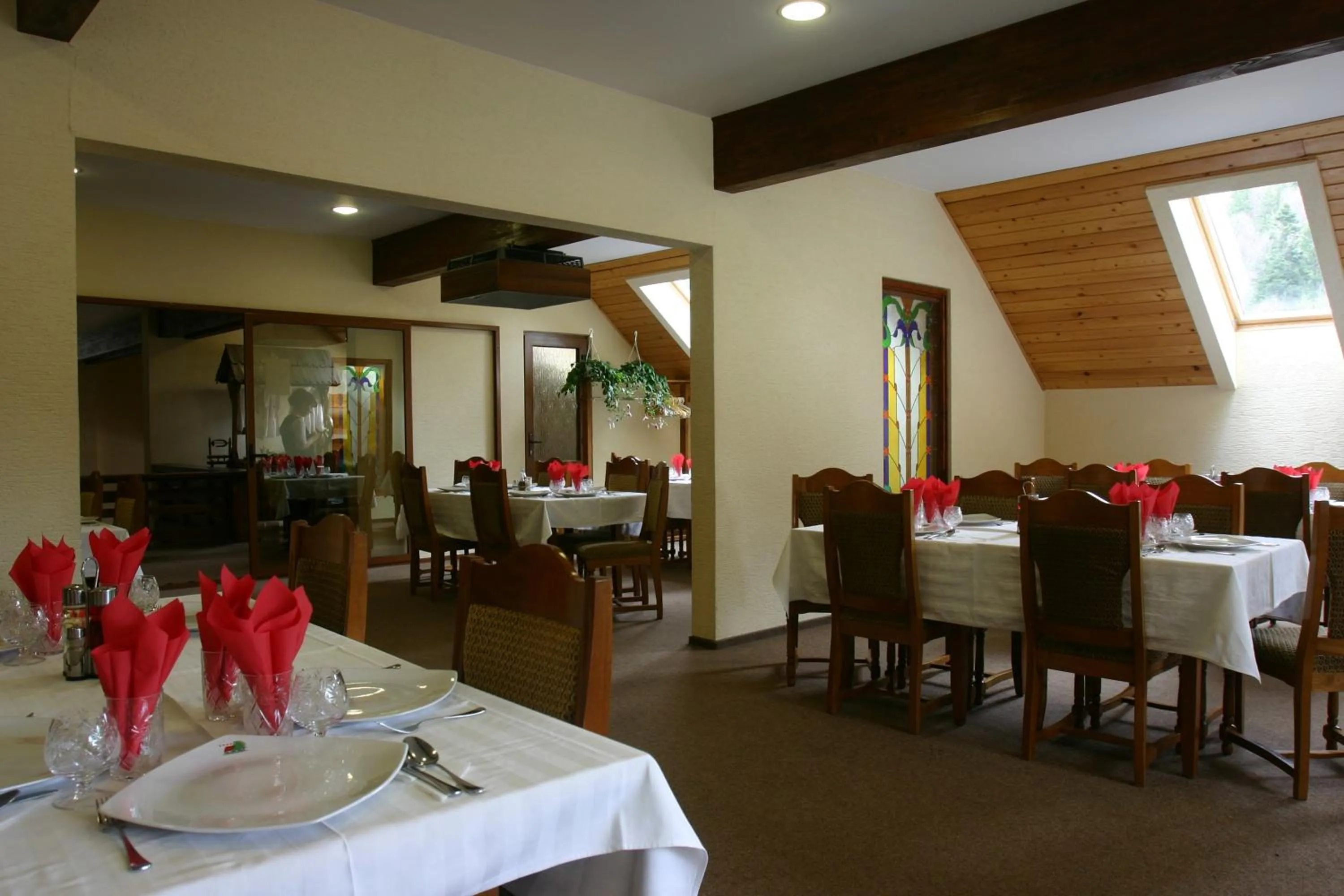 Restaurant/places to eat in Complex Turistic Bucovina