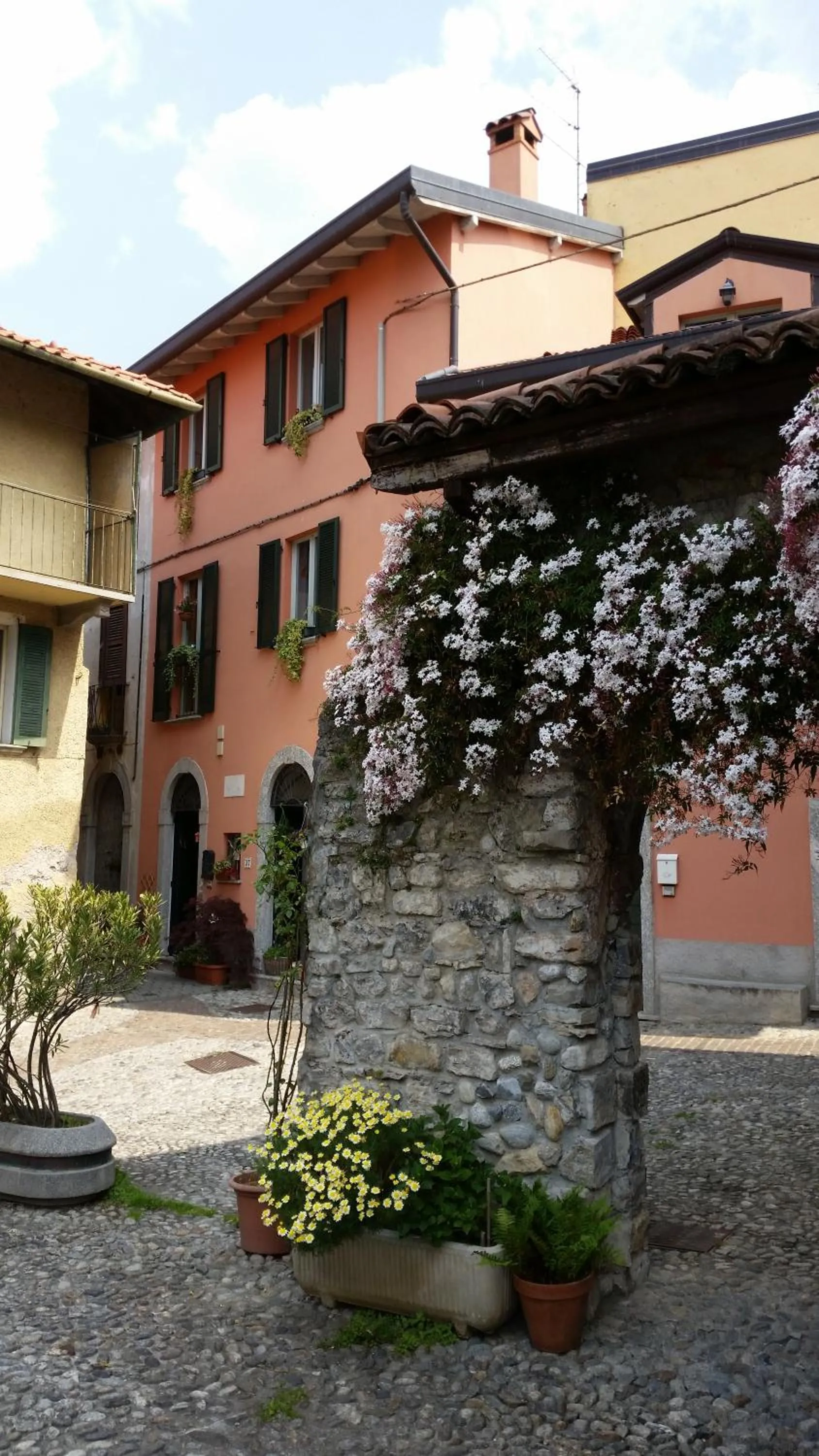 Property building in B&B Le Fate Del Lago