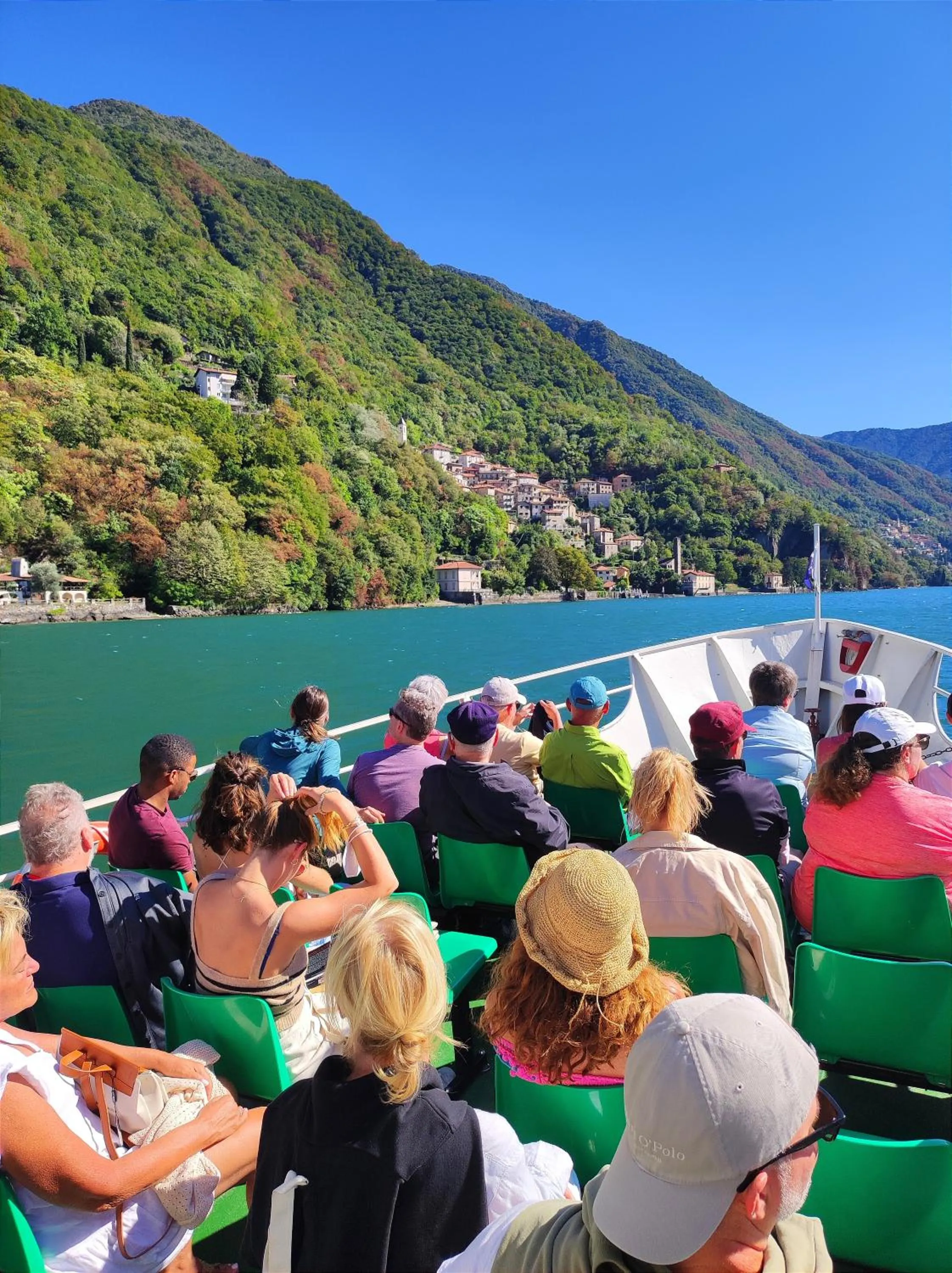 People in B&B Le Fate Del Lago