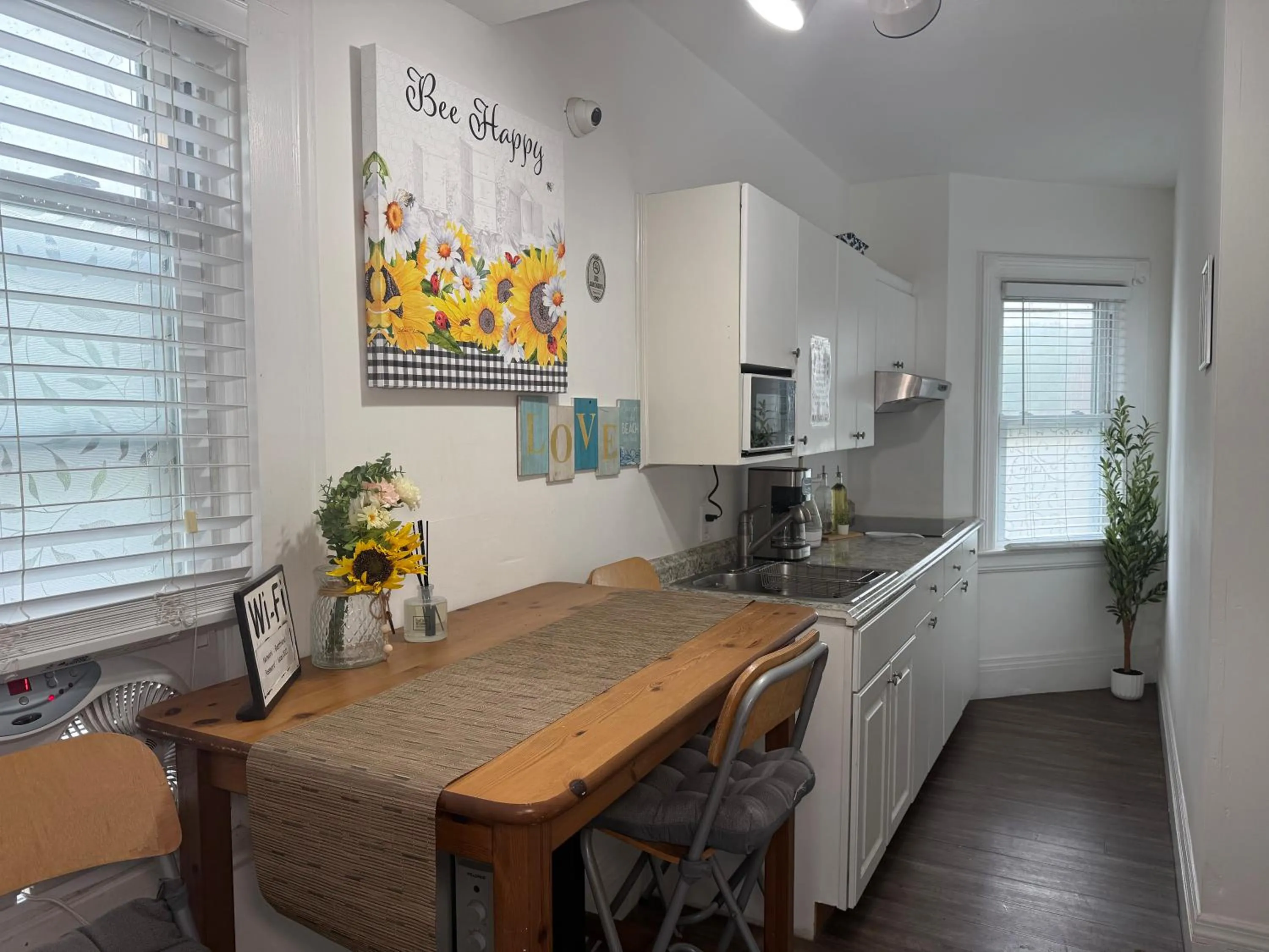 Cozy Private bedrooms Kitchen Wifi