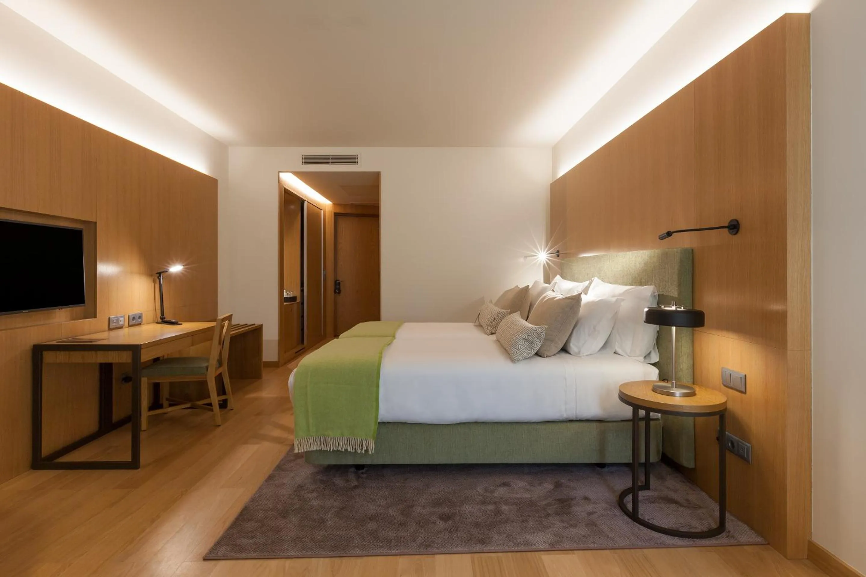 Bed in NEYA Porto Hotel