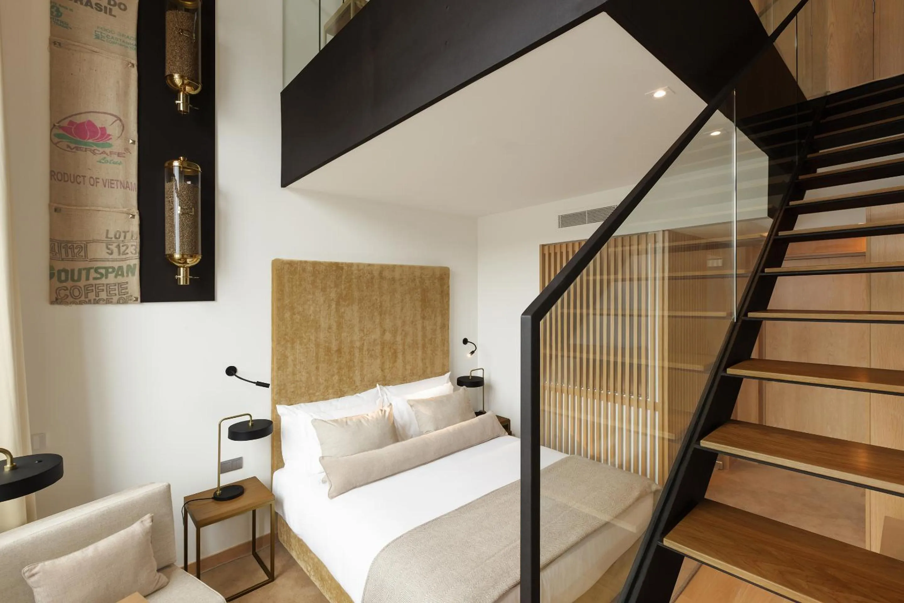 Bed in NEYA Porto Hotel