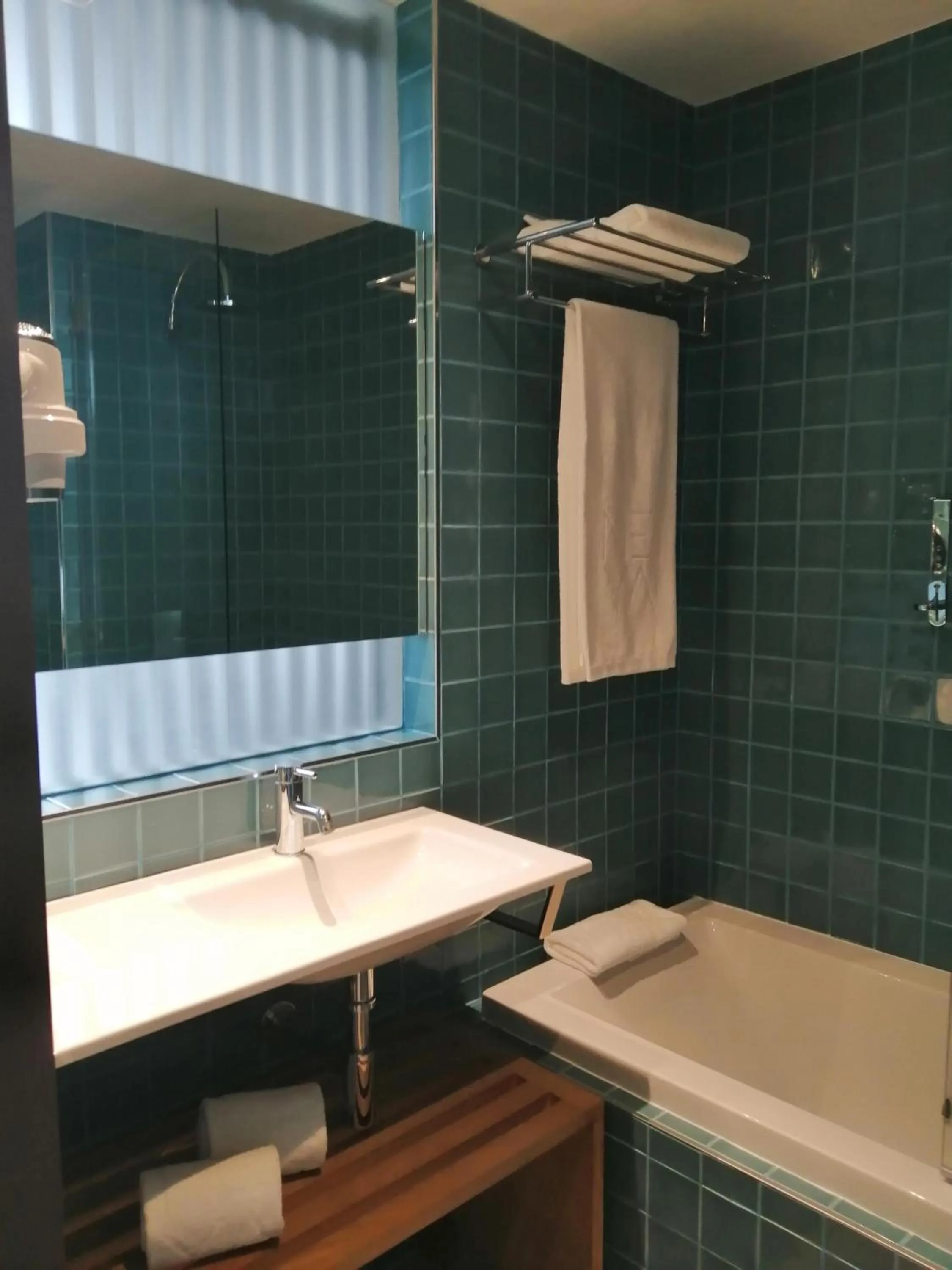 Shower in NEYA Porto Hotel