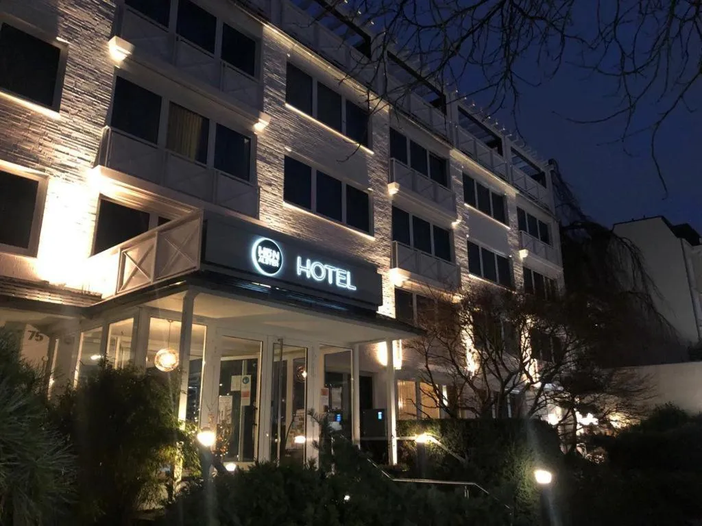 Property building in Hotel du Nord Alster - auf der Uhlenhorst - SELF CHECK-IN
