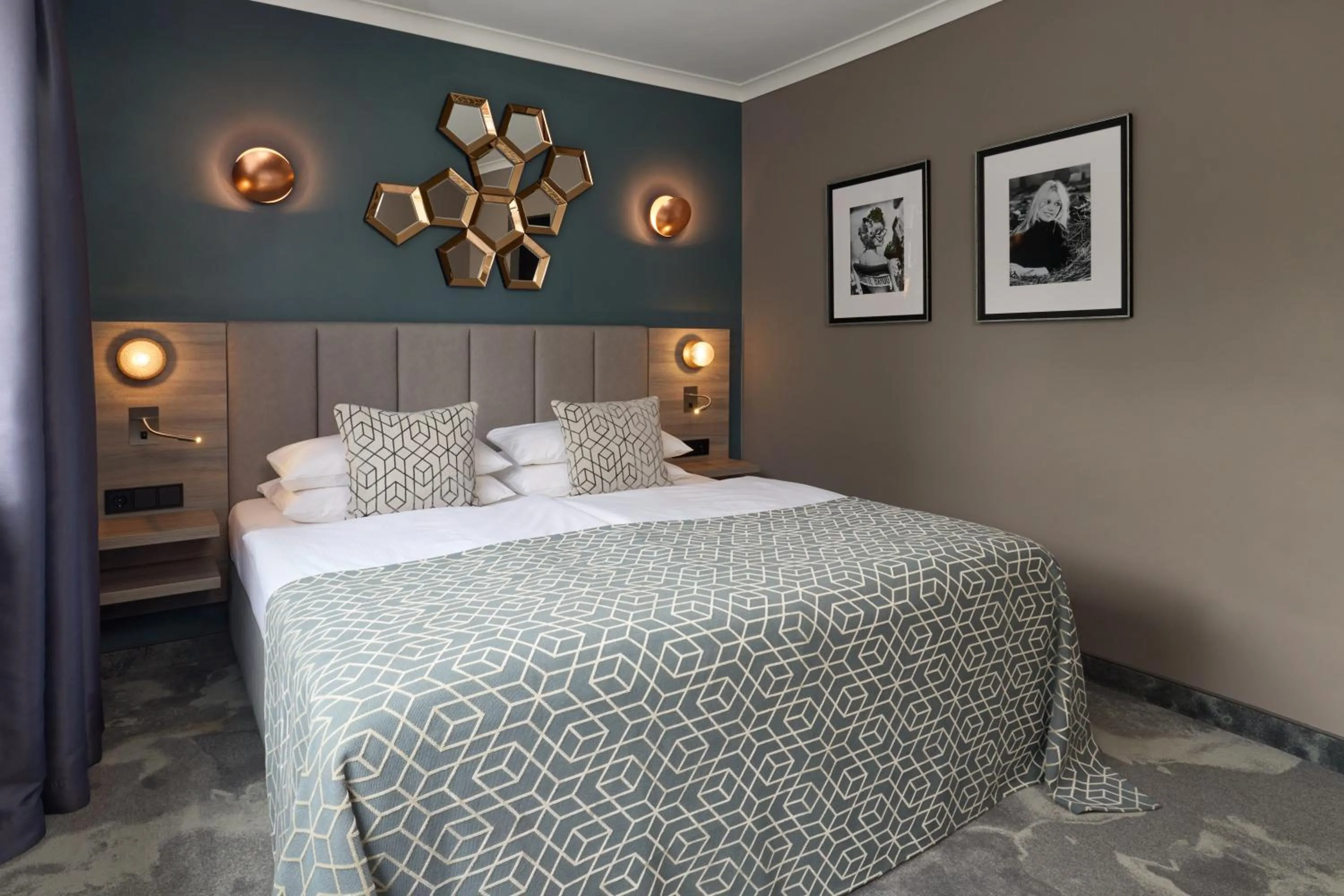 Bed in Hotel du Nord Alster - auf der Uhlenhorst - SELF CHECK-IN