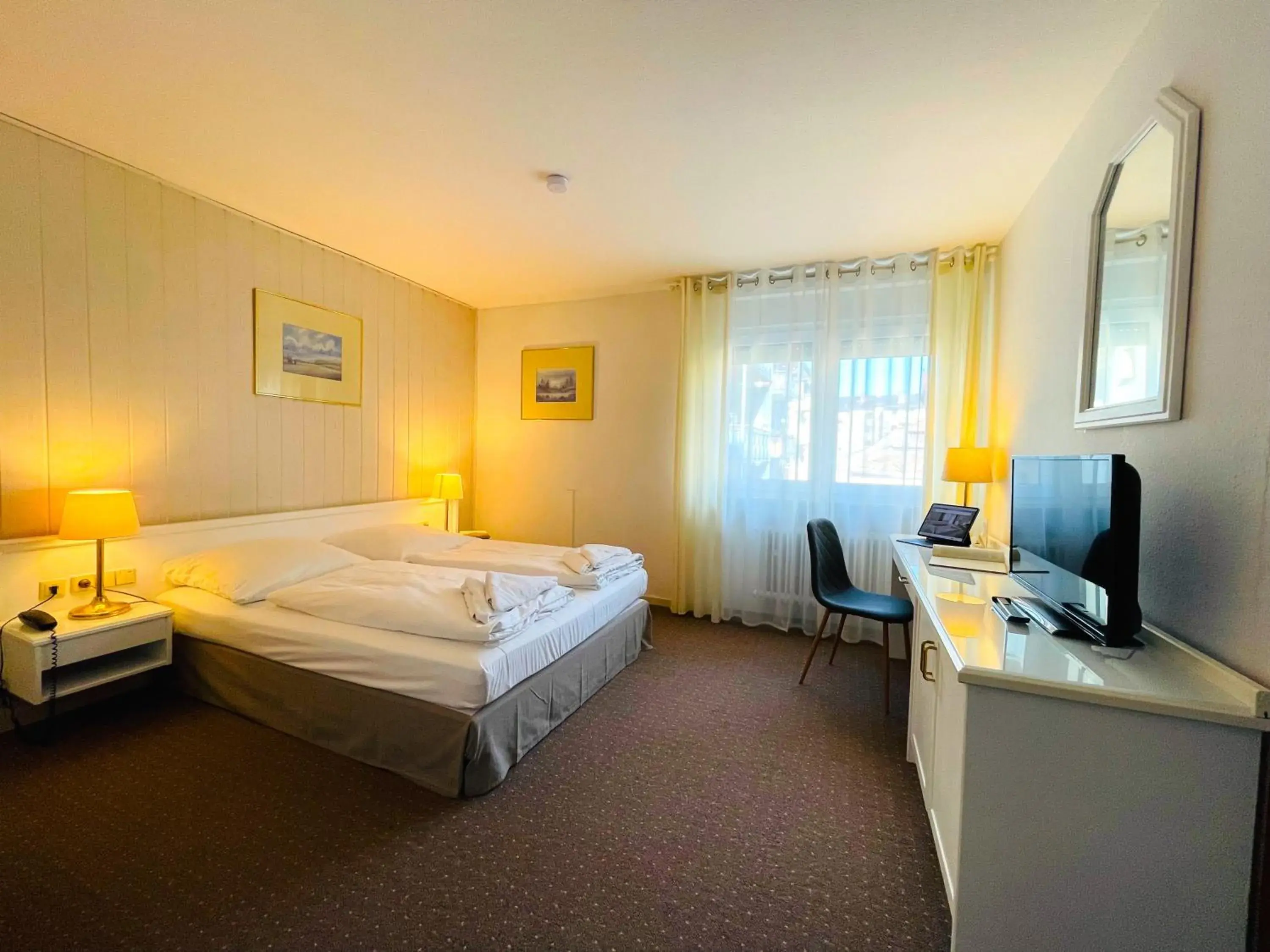 Bedroom, Bed in Hotel Moguntia Bedroom, Bed in Hotel Moguntia