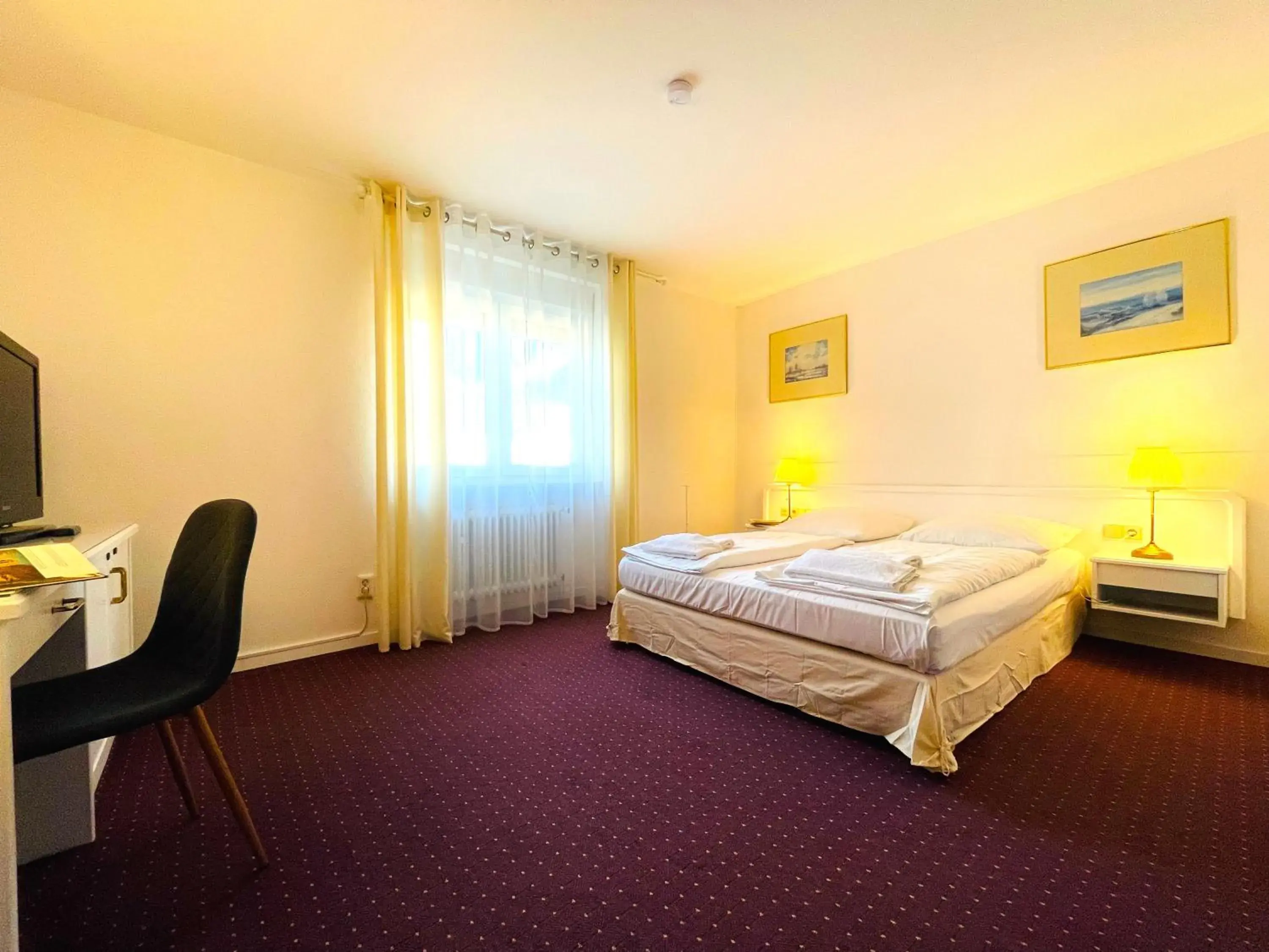 Bedroom, Bed in Hotel Moguntia Bedroom, Bed in Hotel Moguntia