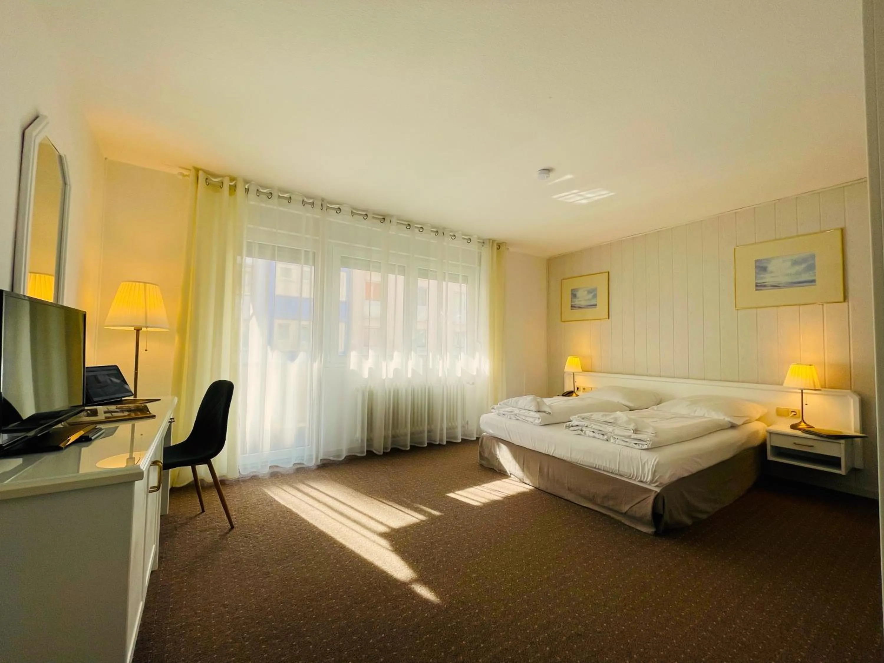 Bedroom, Bed in Hotel Moguntia