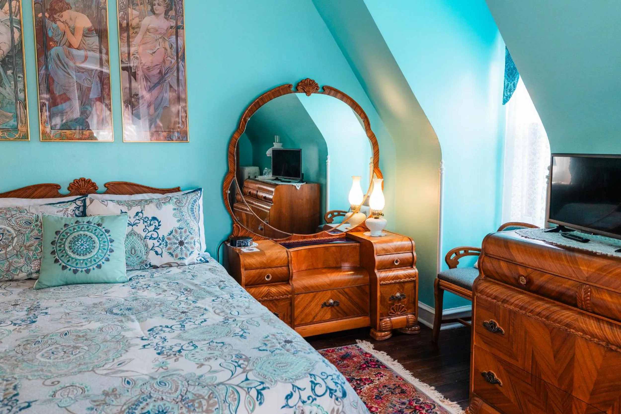 Bed in Gifford-Risley House Bed and Breakfast