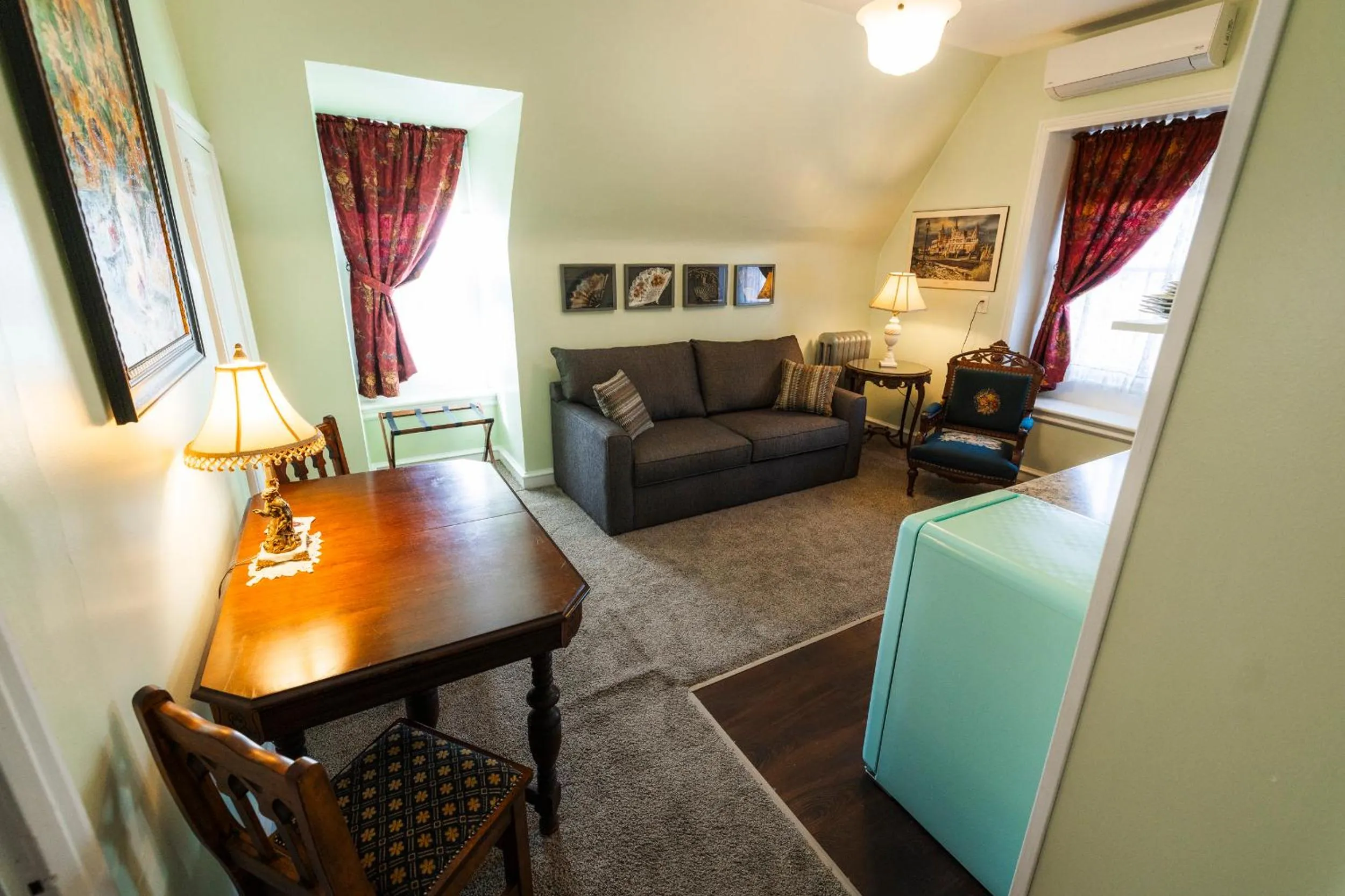 Gifford-Risley House Bed and Breakfast