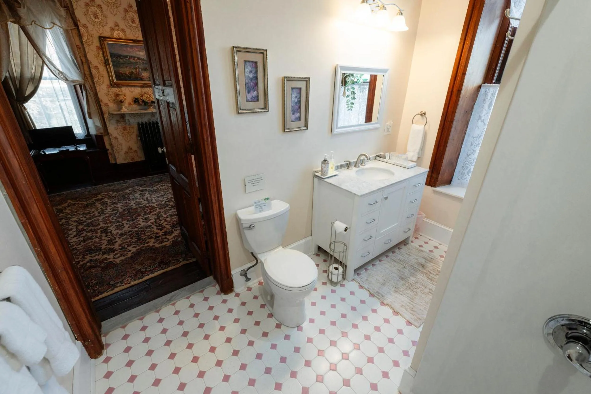 Gifford-Risley House Bed and Breakfast