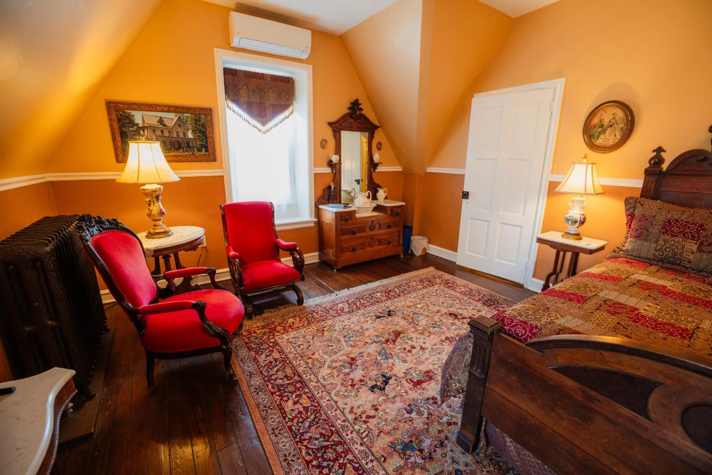 Bed in Gifford-Risley House Bed and Breakfast