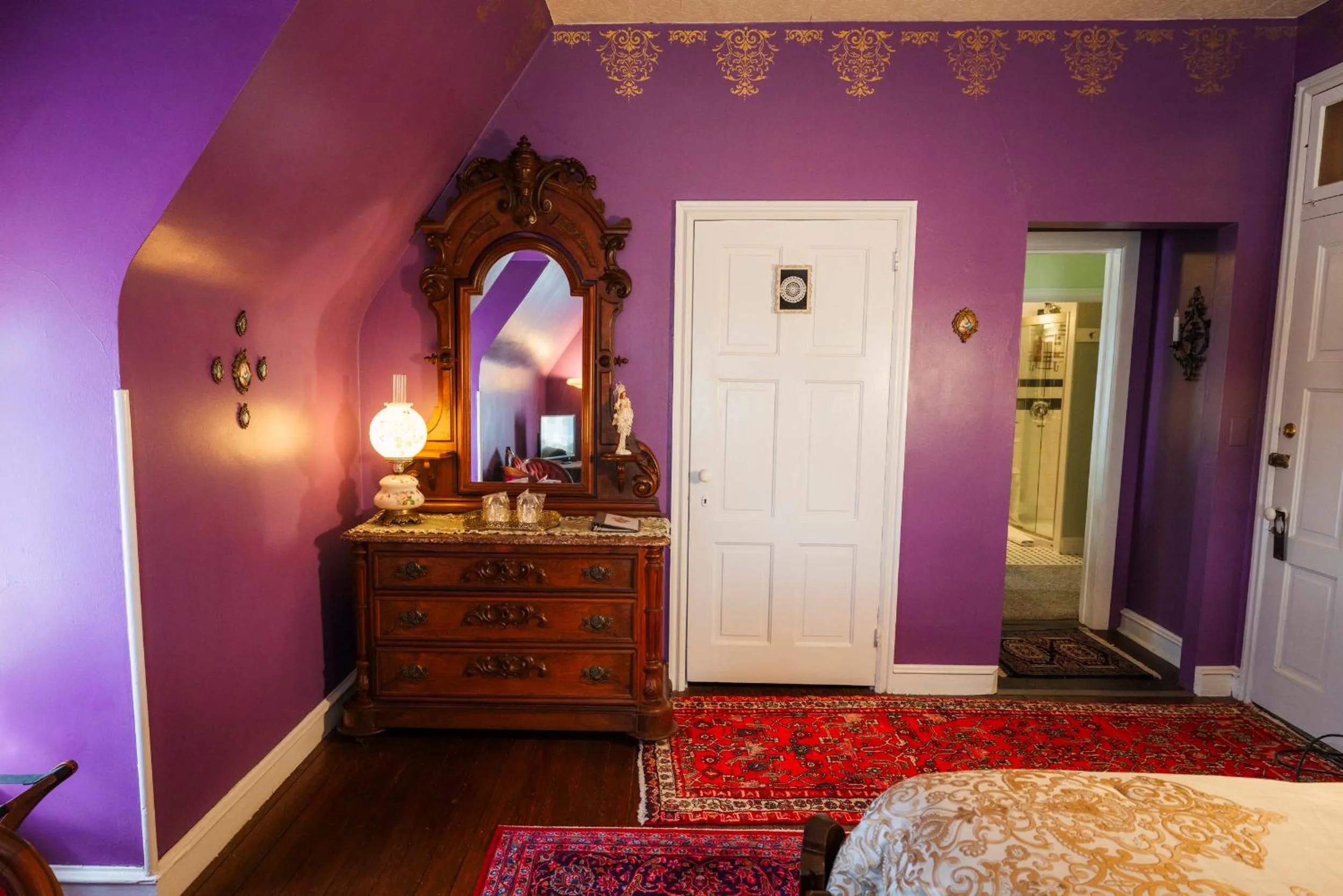 Bed in Gifford-Risley House Bed and Breakfast