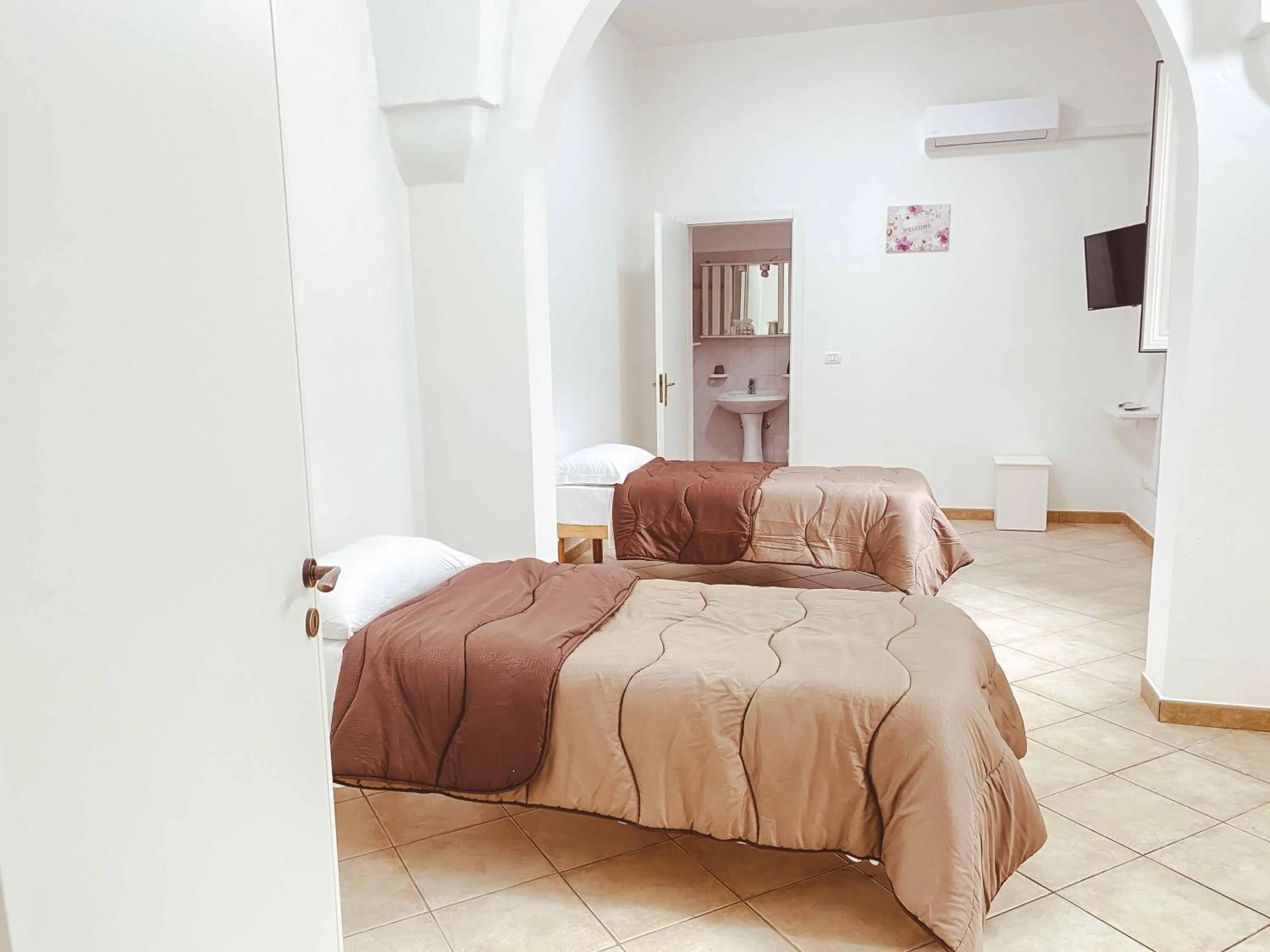 children in Cortellenica