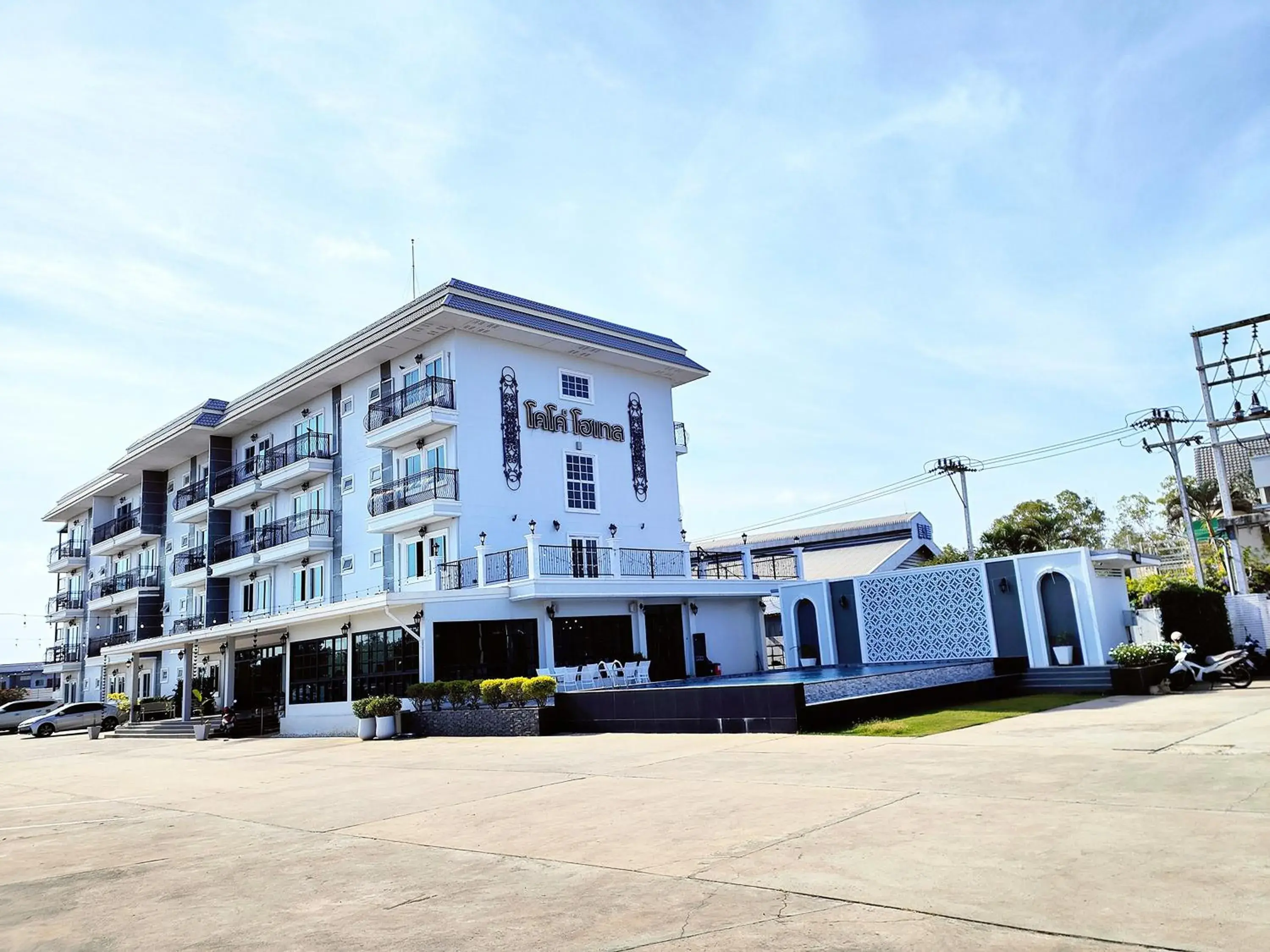 Property building in โคโค่ โฮเทล KOCO Hotel Property building in โคโค่ โฮเทล KOCO Hotel