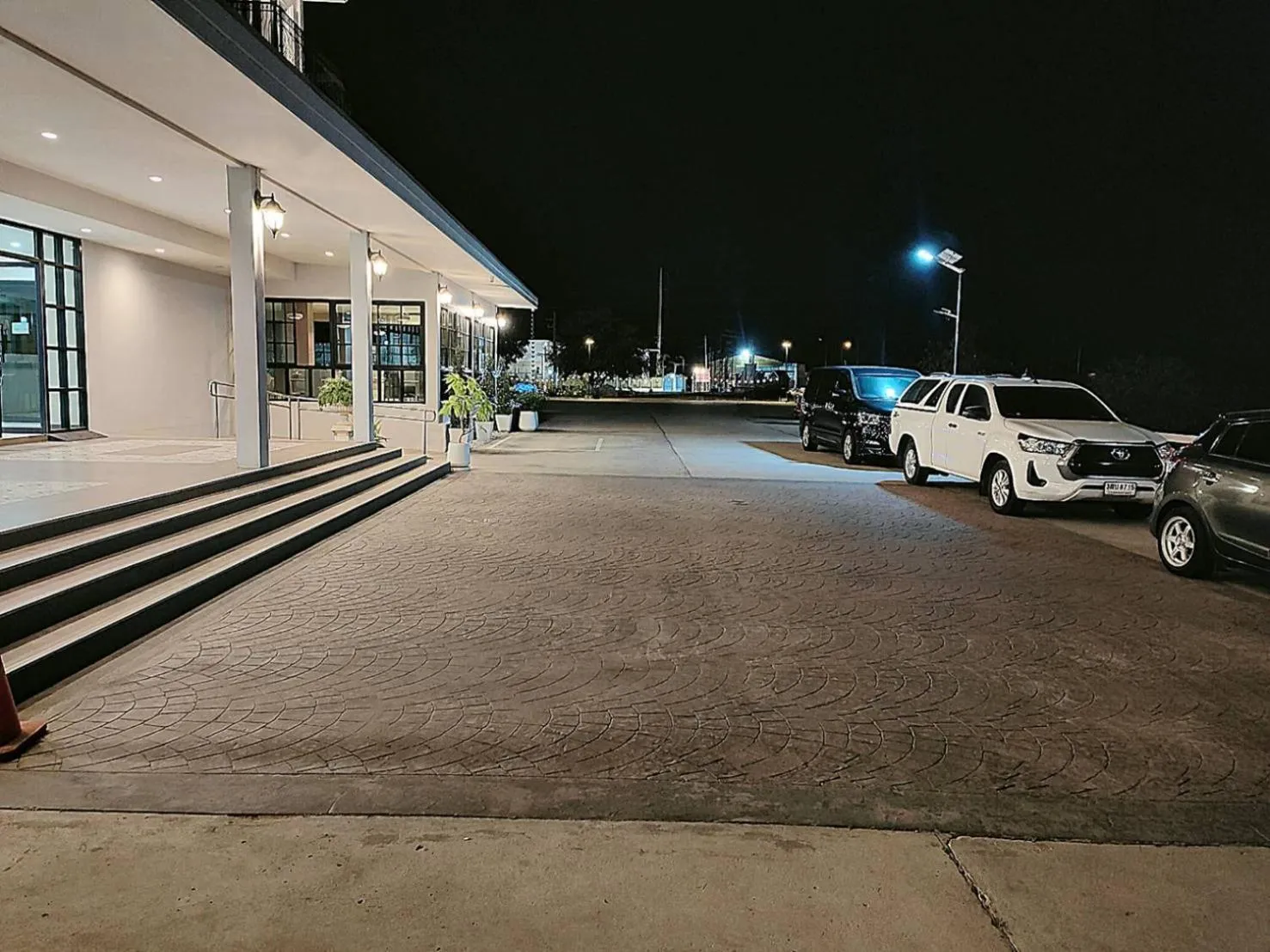 Property building in โคโค่ โฮเทล KOCO Hotel