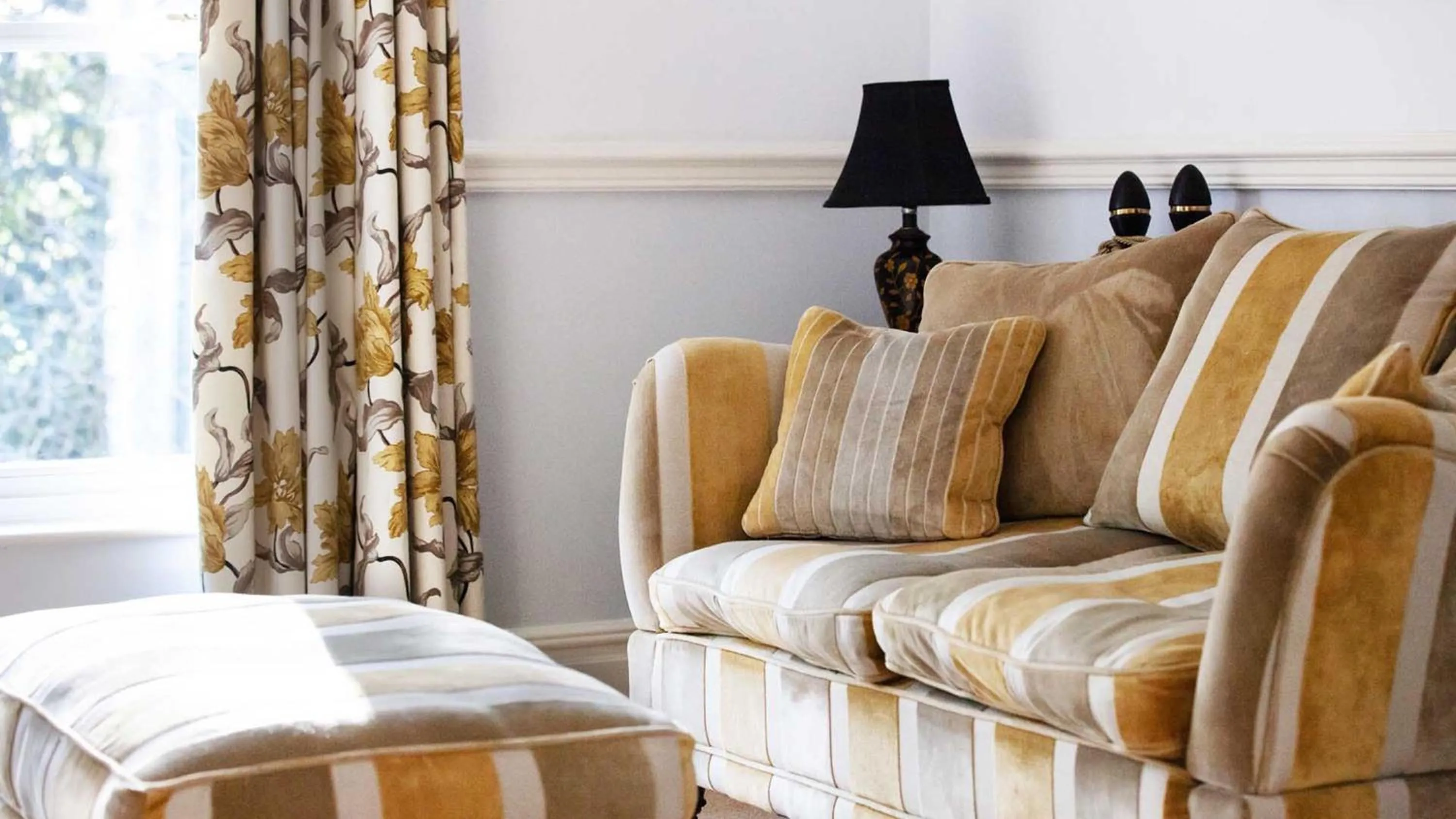 Seating area, Bed in The Dower House Hotel