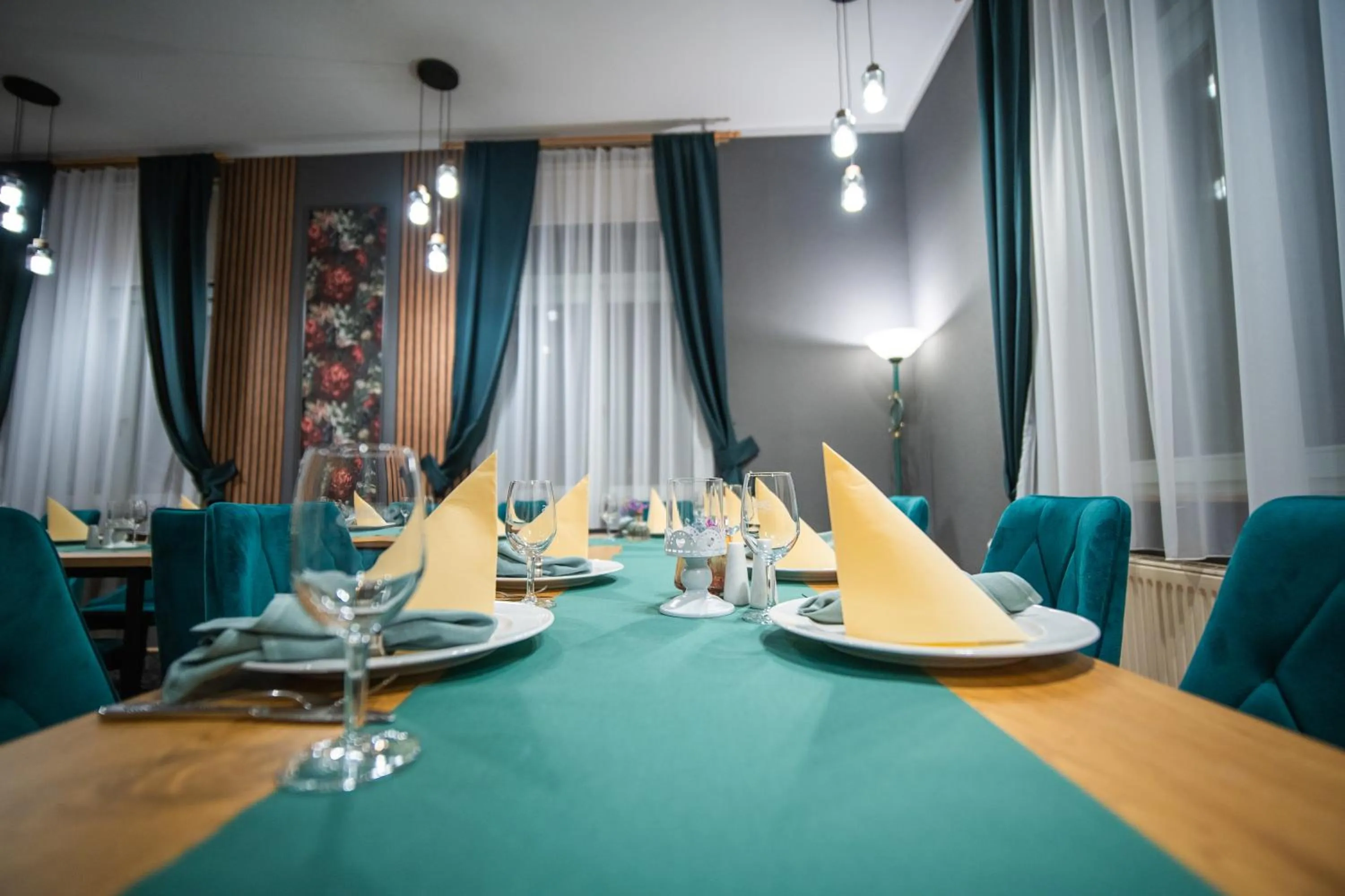 Restaurant/places to eat in Parkhotel Waldschlösschen