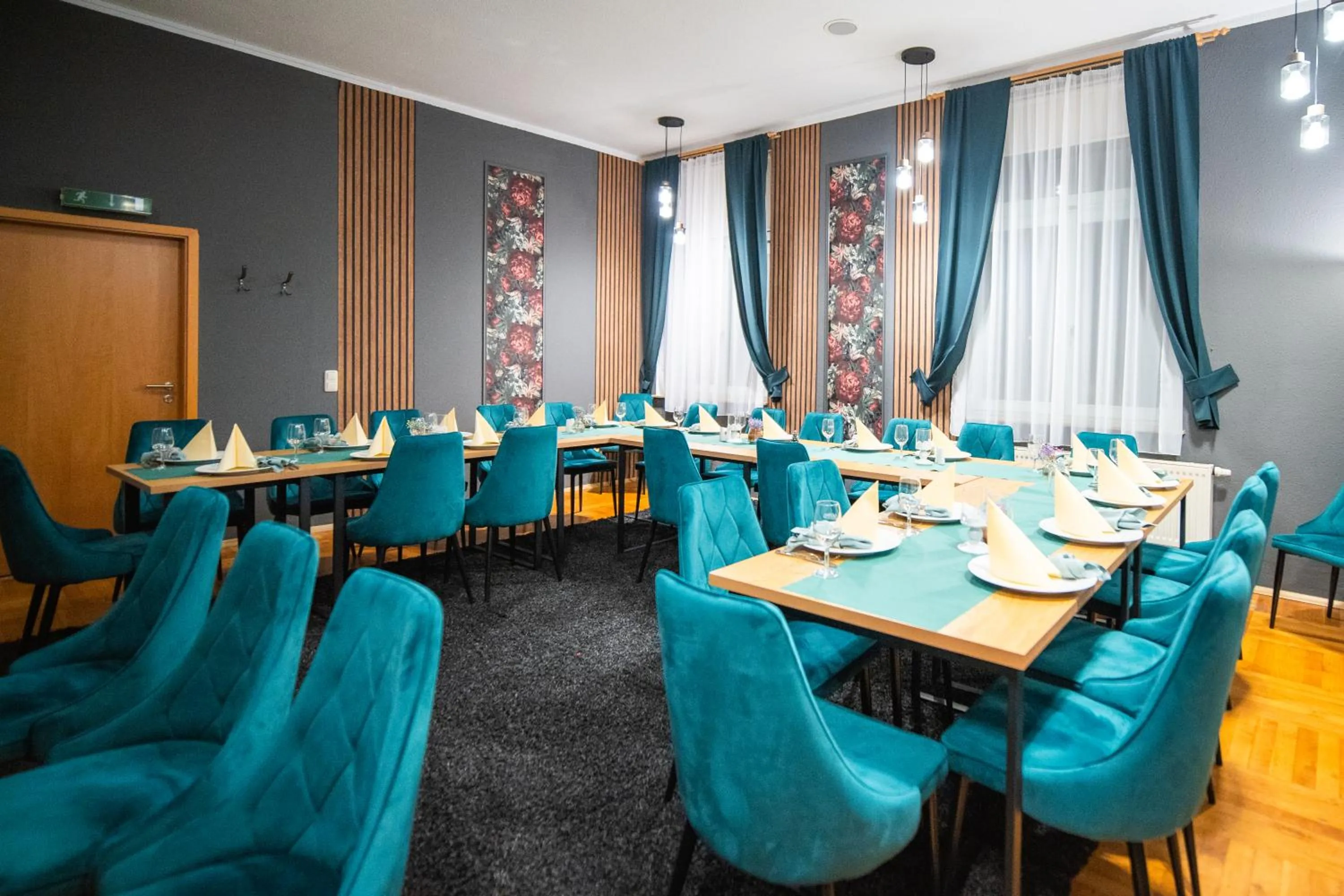 Restaurant/places to eat in Parkhotel Waldschlösschen