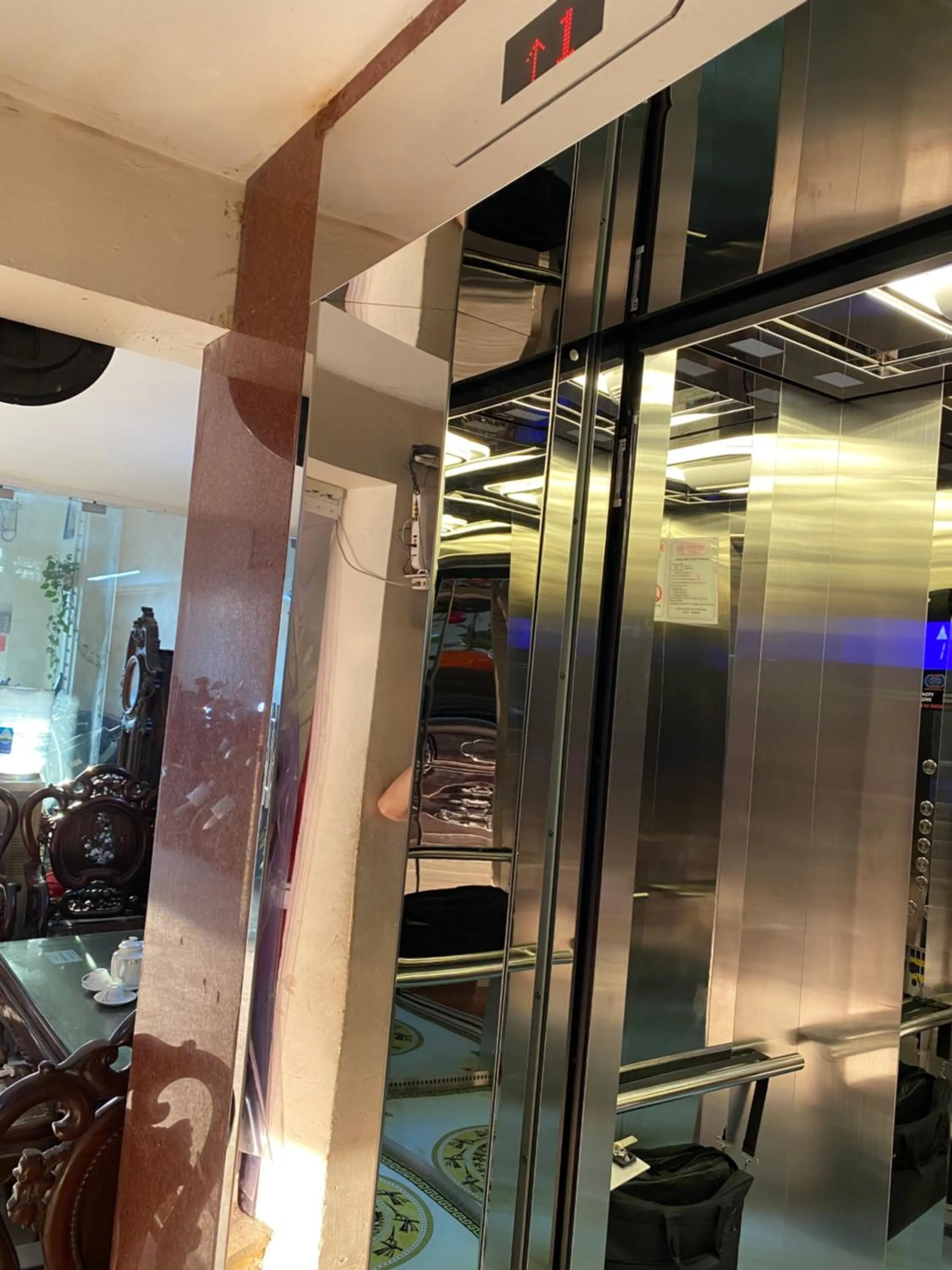 elevator in Thang Long Hotel