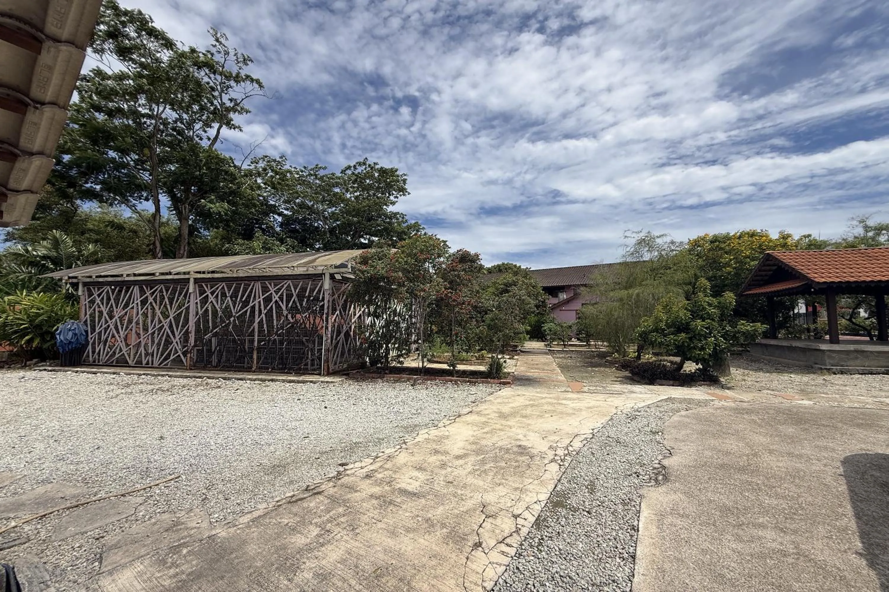 Property building in Inapan Taman Herba