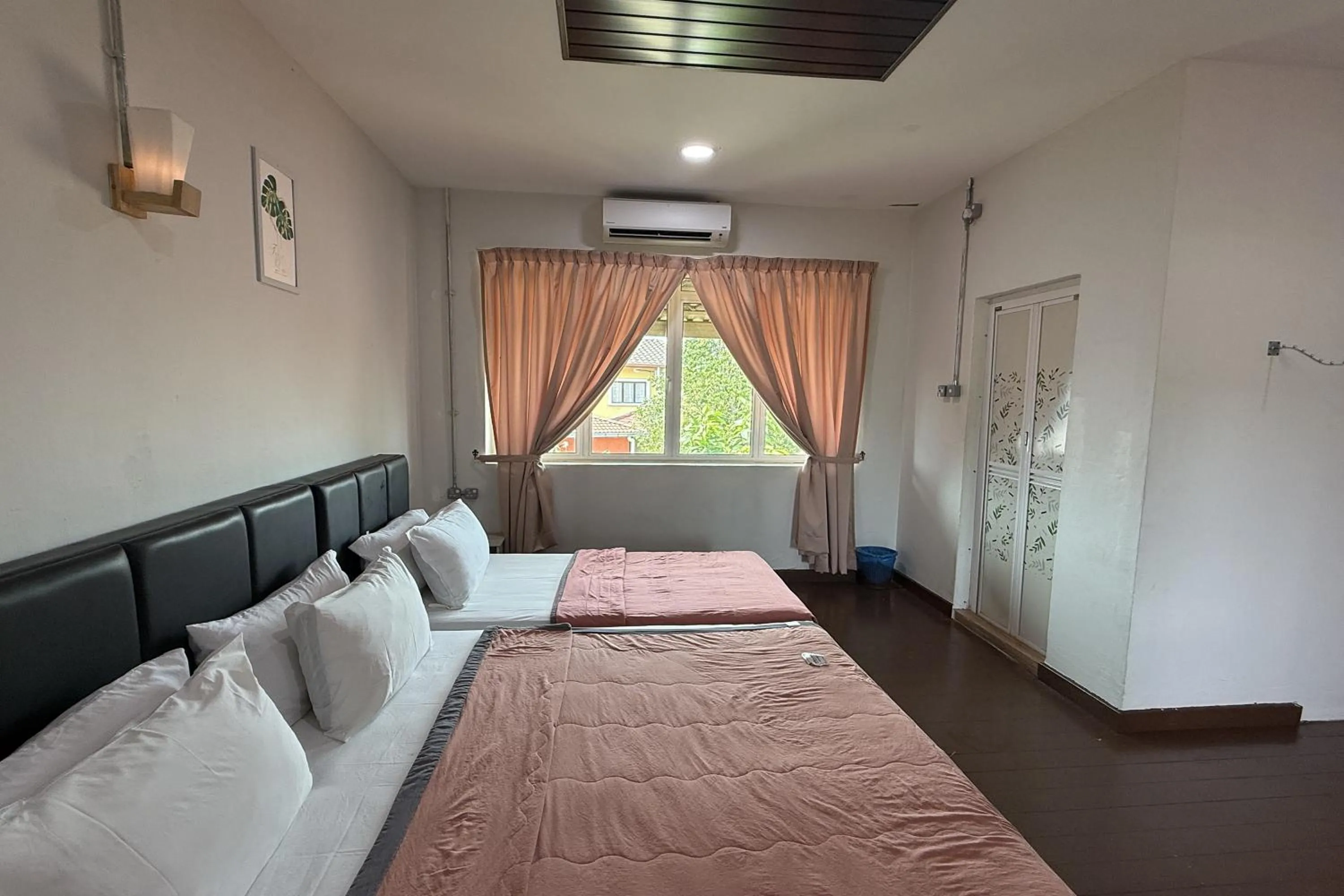 Bed in Inapan Taman Herba